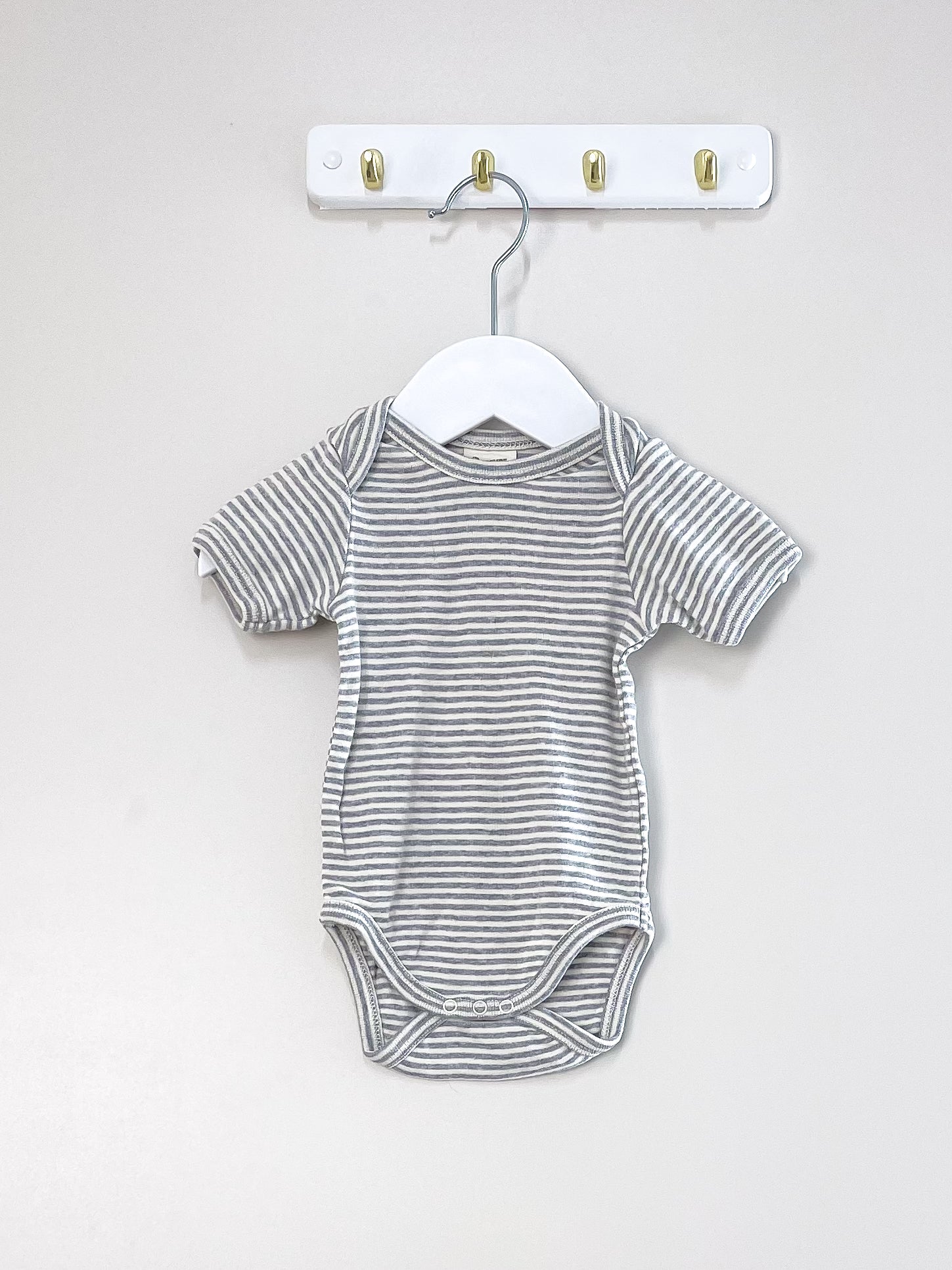 Nature Baby organic bodysuit - grey stripe (0-3m)