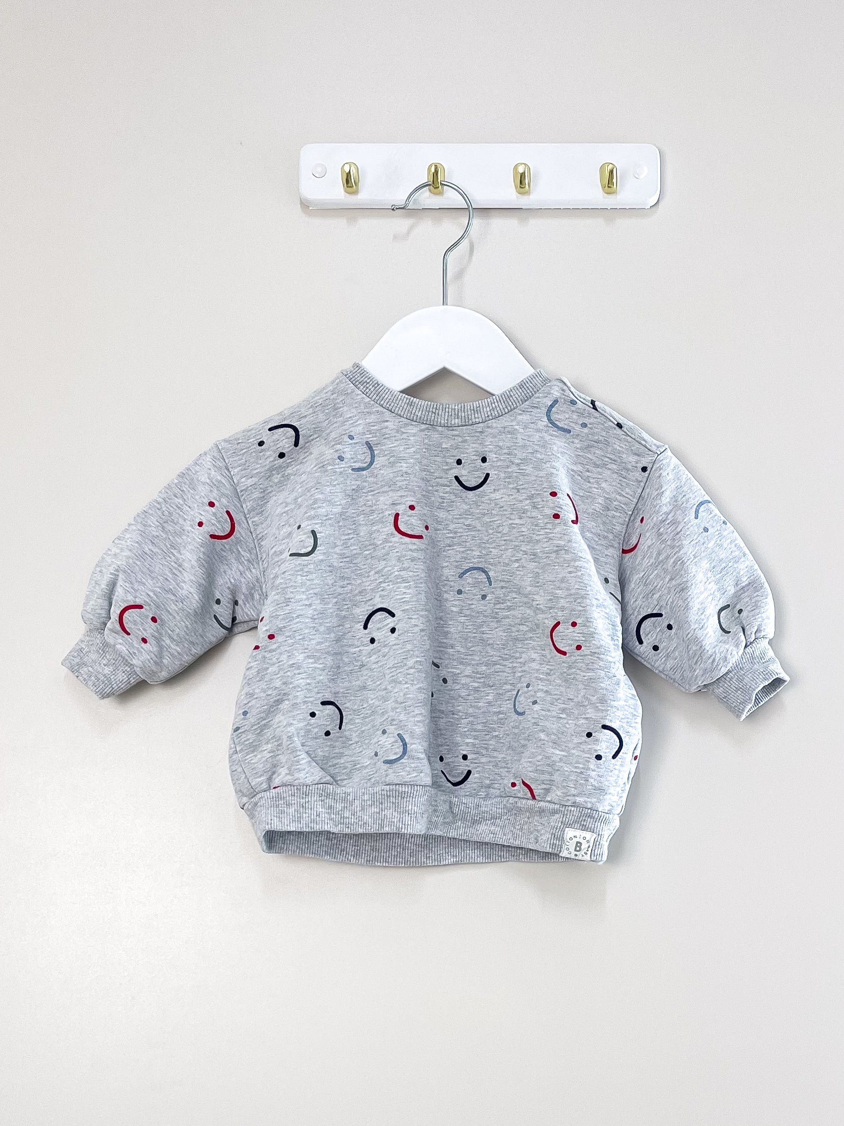 Cotton On Kids smiley pullover (3-6m)
