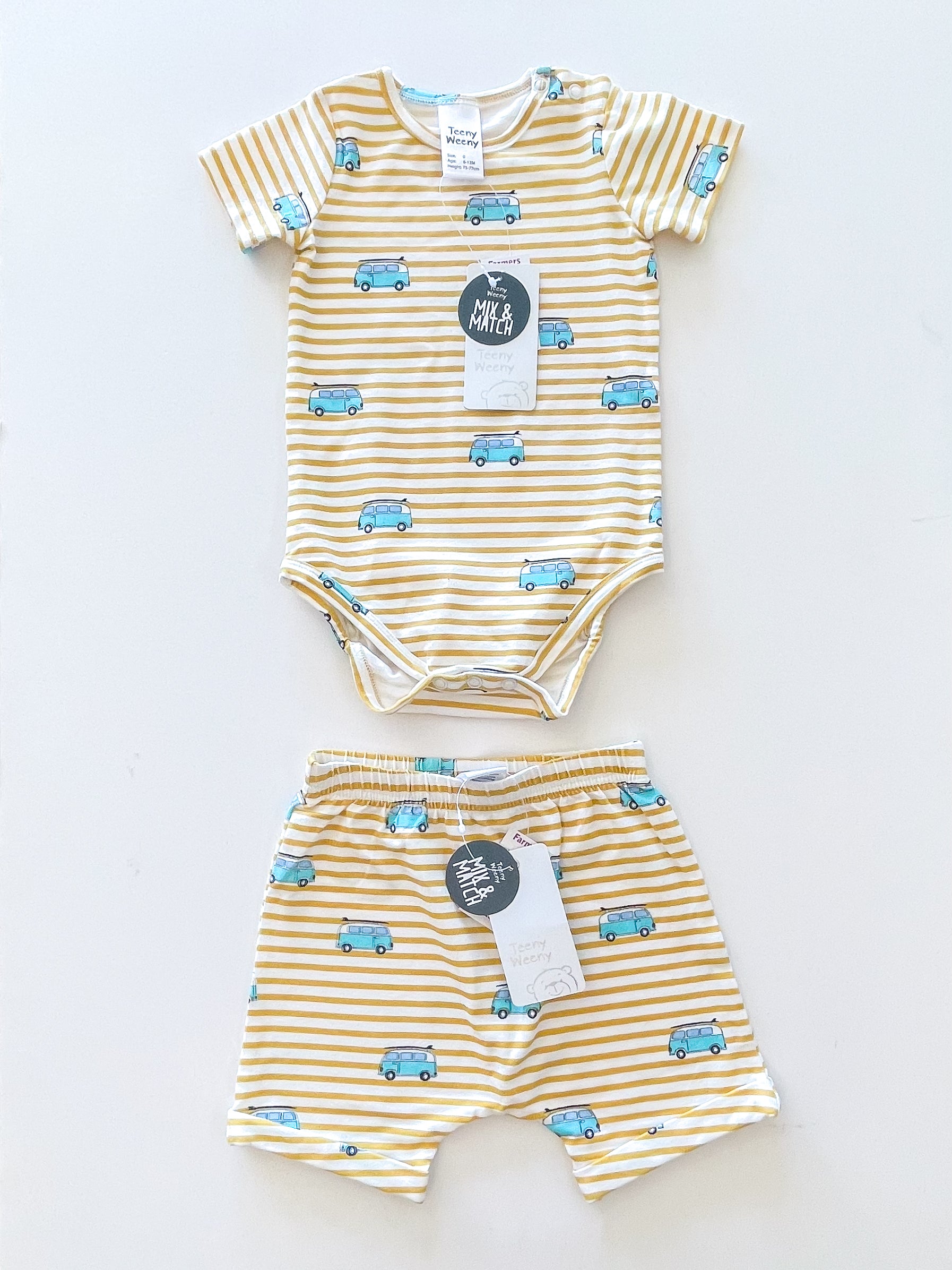 BNWT Teeny Weeny shorts & tee set - kombi (6-12m)