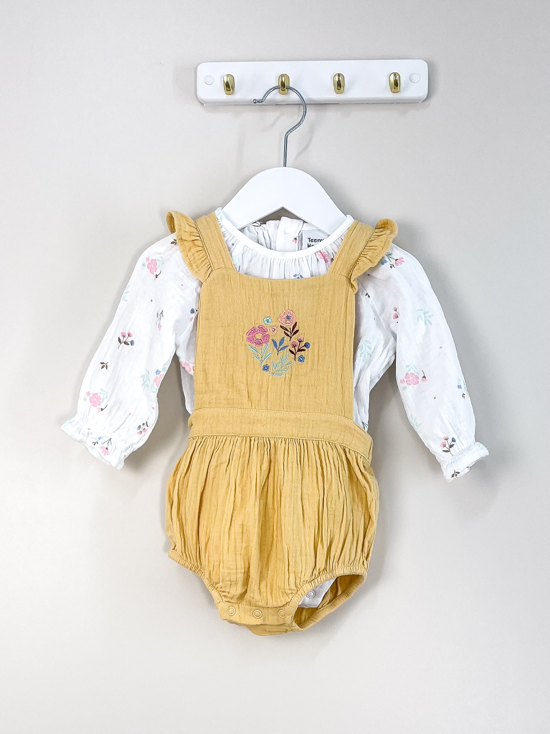 Teeny Weeny muslin 2 piece set (6-12m)