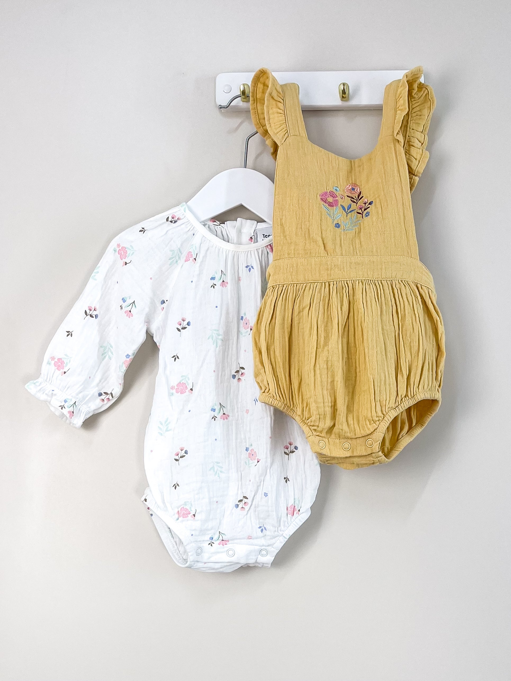 Teeny Weeny muslin 2 piece set (6-12m)