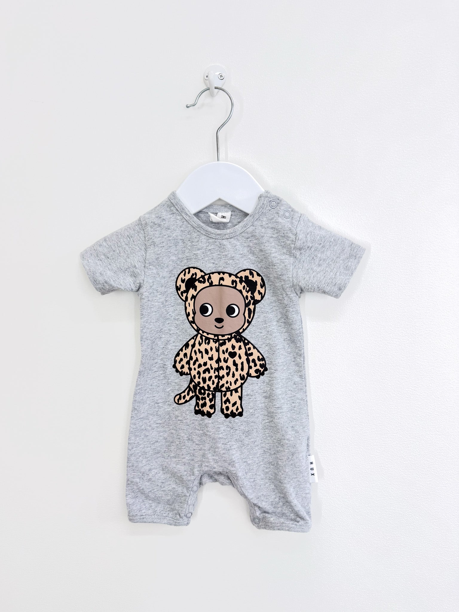 Hux organic leopard bear shortie romper (0-3m)