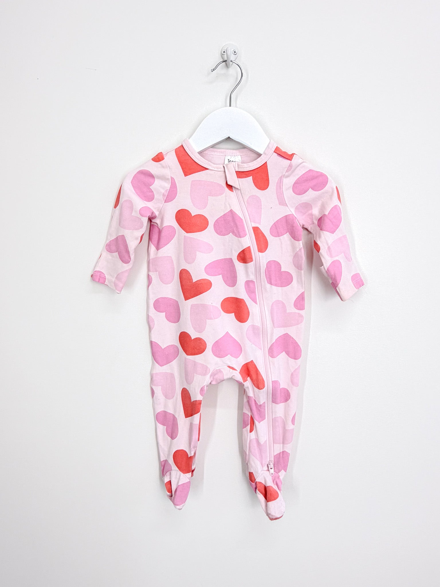 Teeny Weeny hearts zipsuit (3-6m)