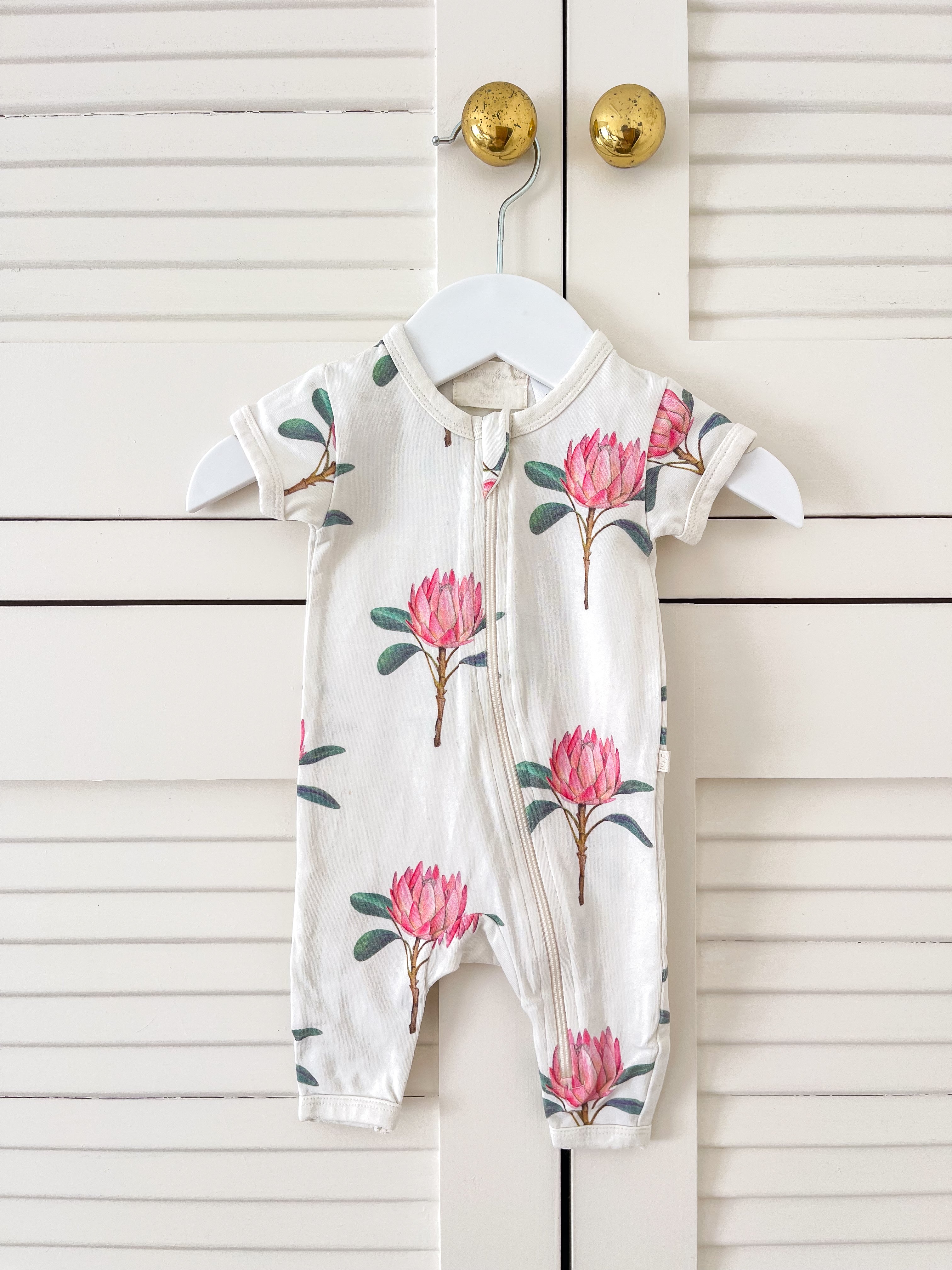 Wilson & Frenchy organic zipsuit - pretty protea (newborn)