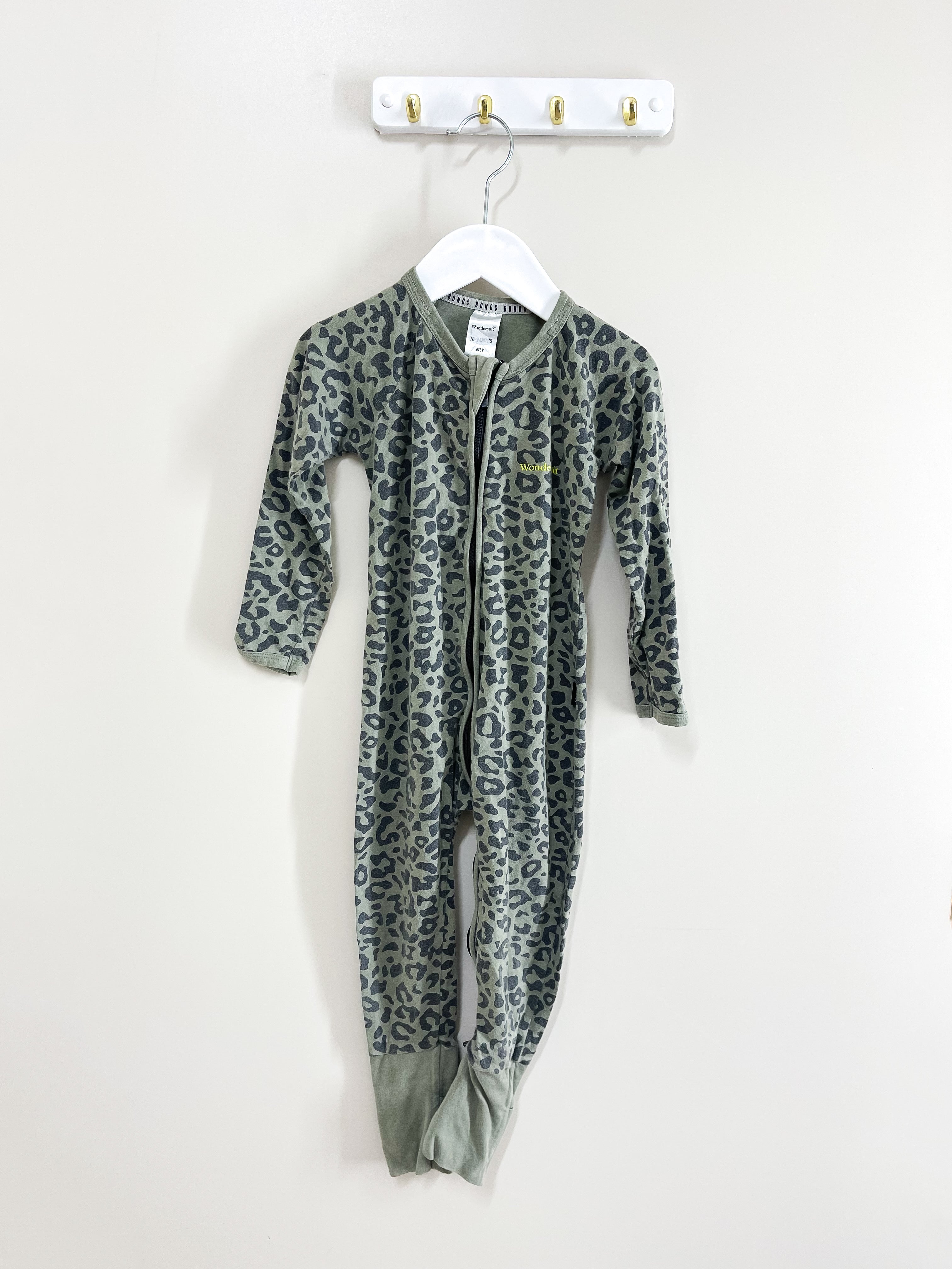 Bonds wondersuit - green leopard (18-24m)