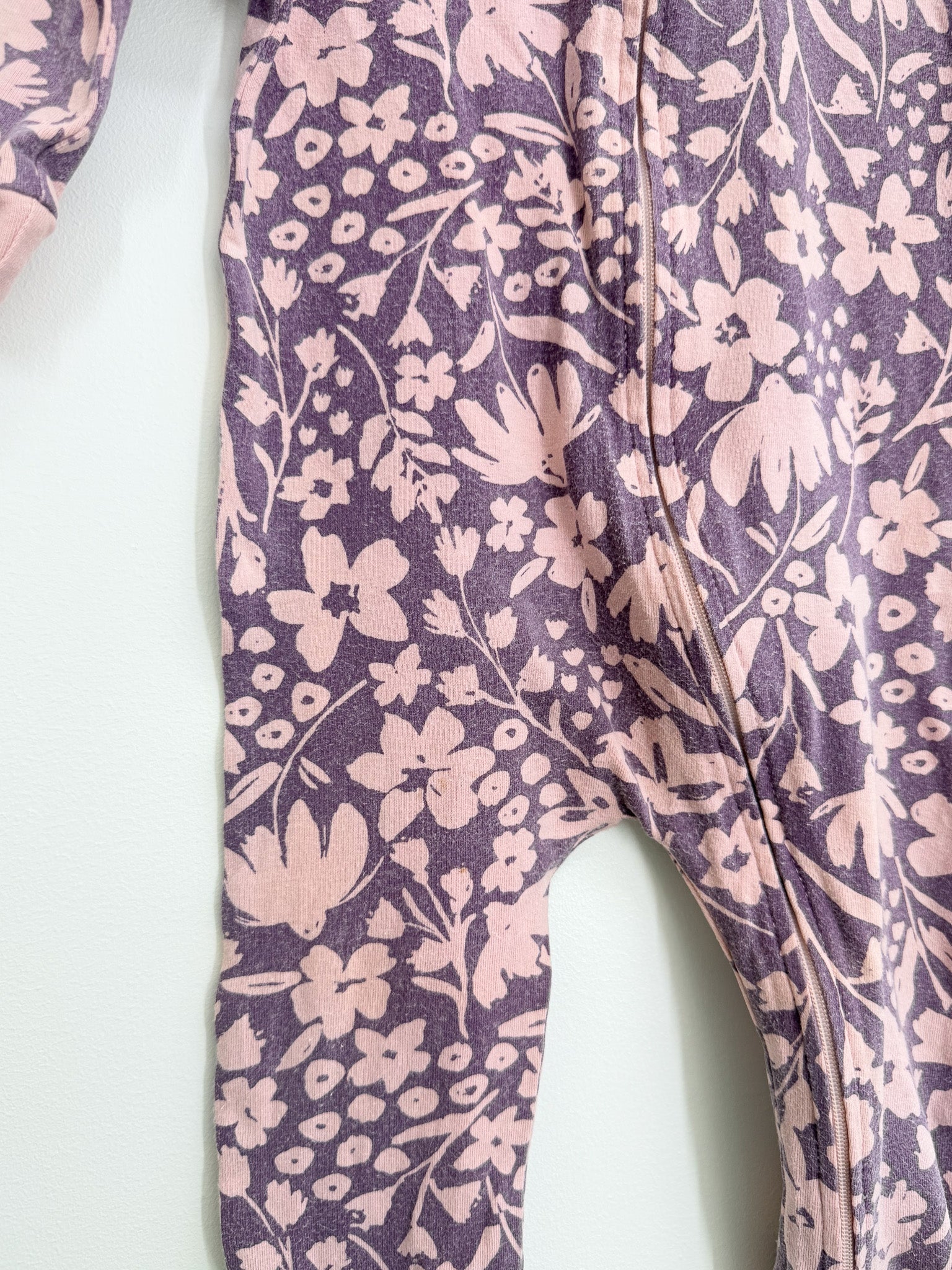 The Sleep Store organic zipsuit (3-6m)
