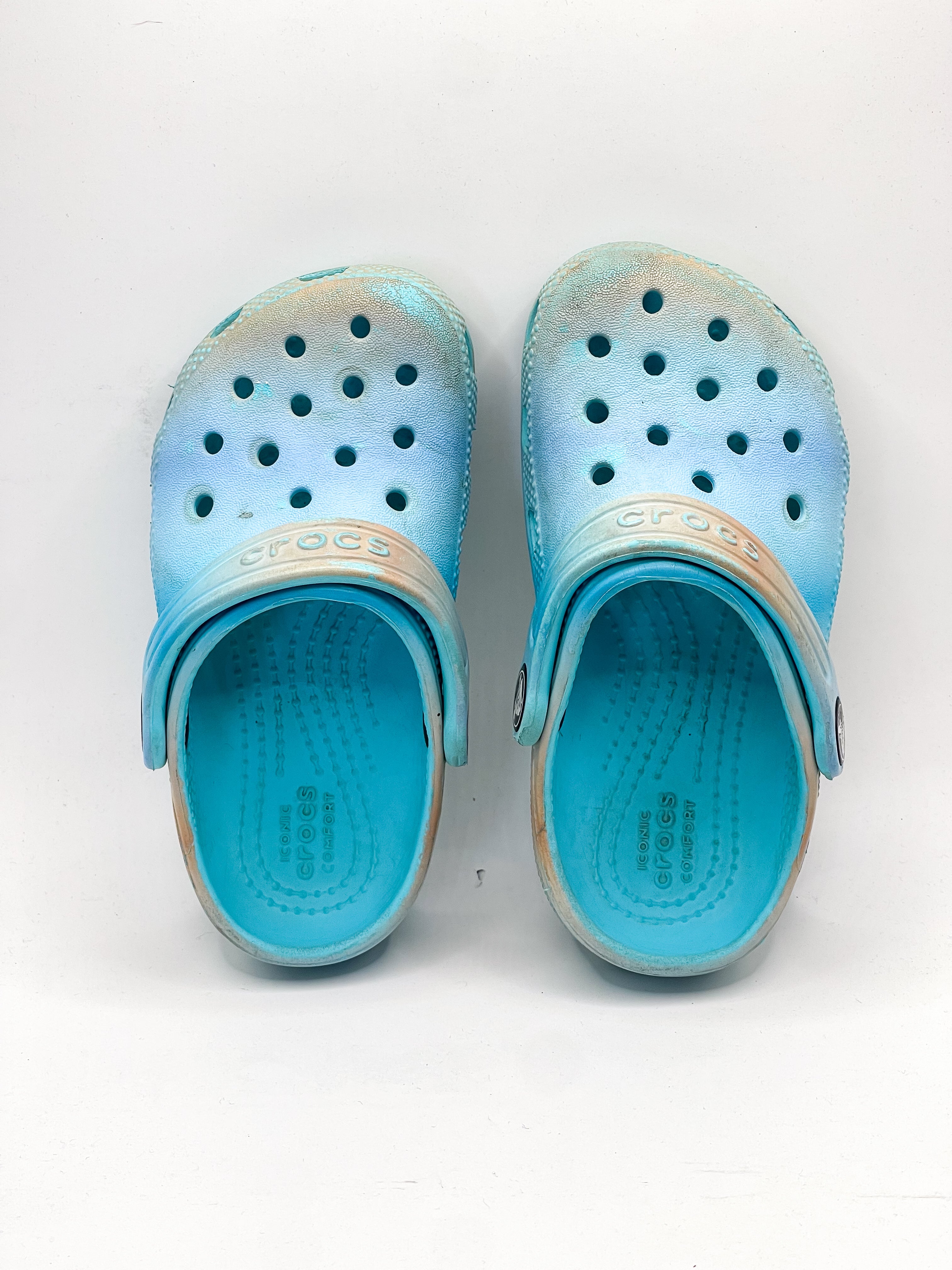 Crocs classic colour dip sandals (C9)