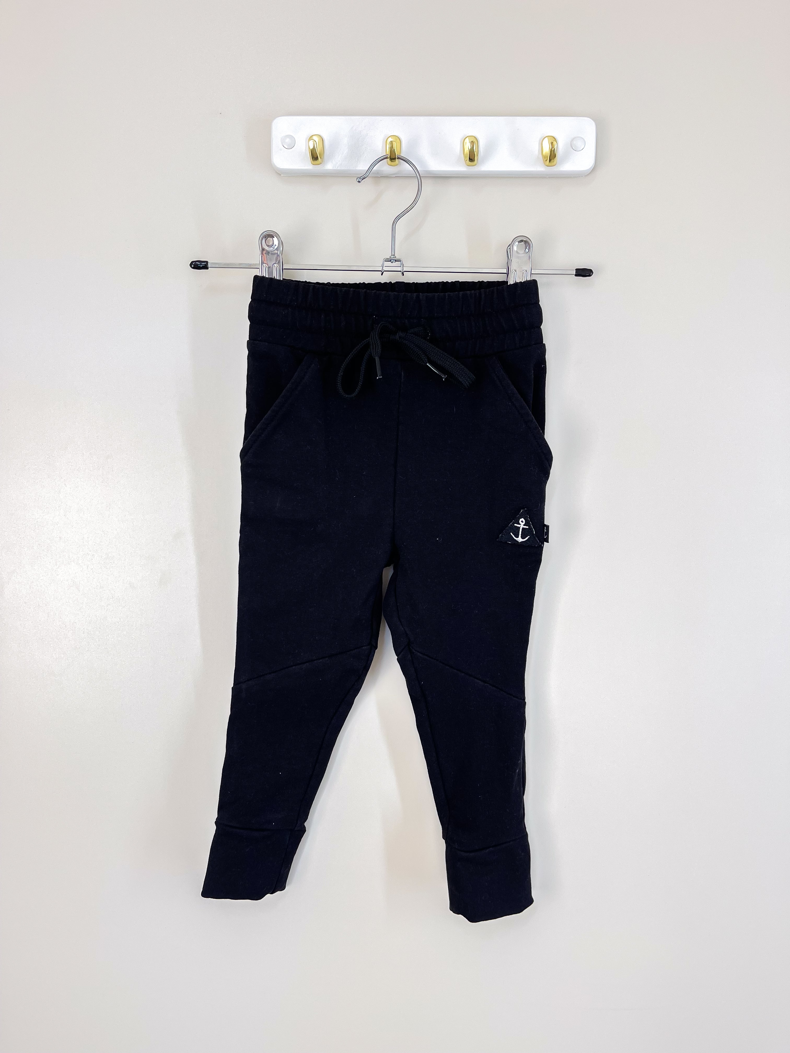 Hello Stranger organic track pants (1y)