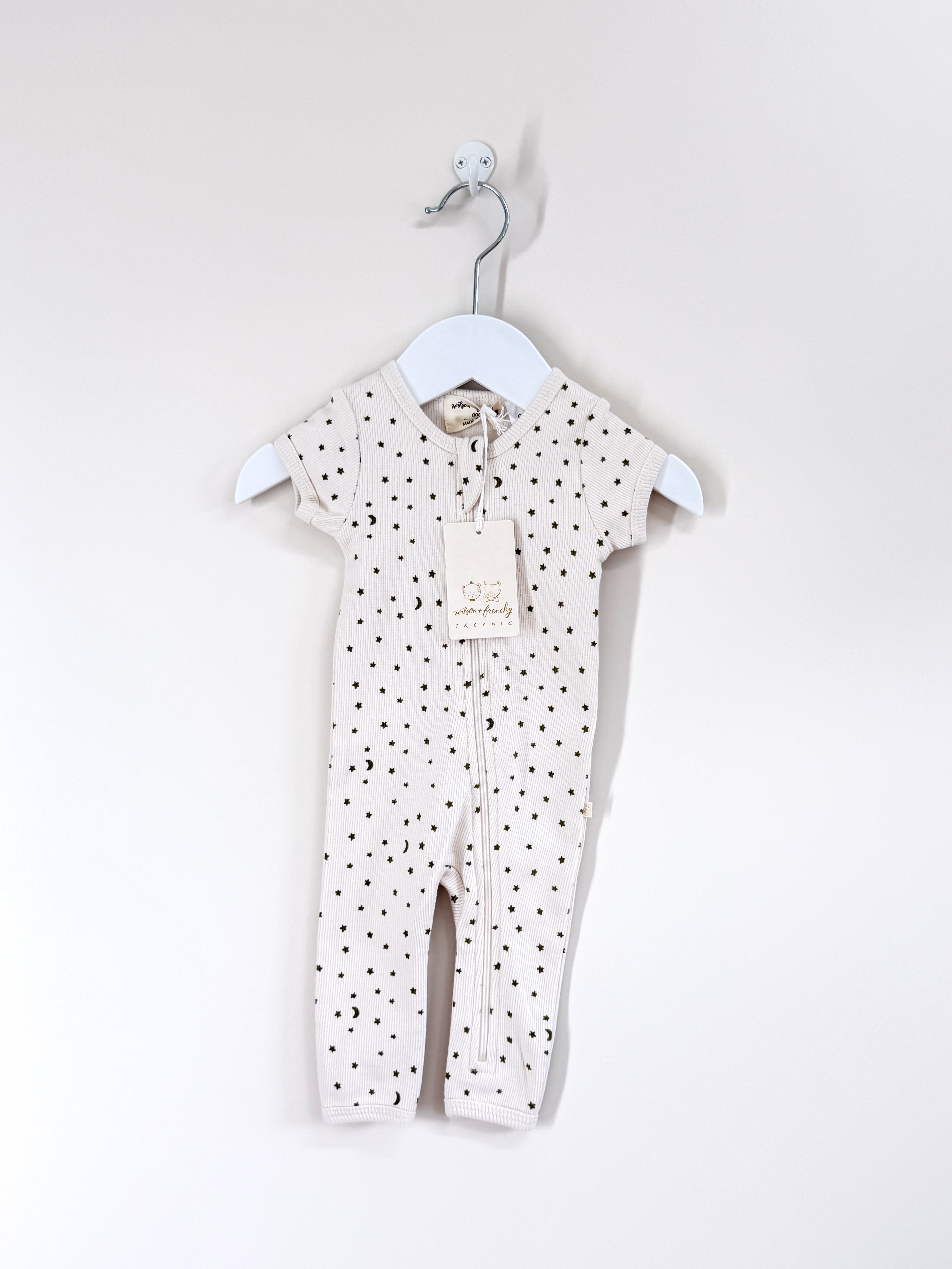 BNWT Wilson & Frenchy organic rib zipsuit - chasing the moon (0-3m)
