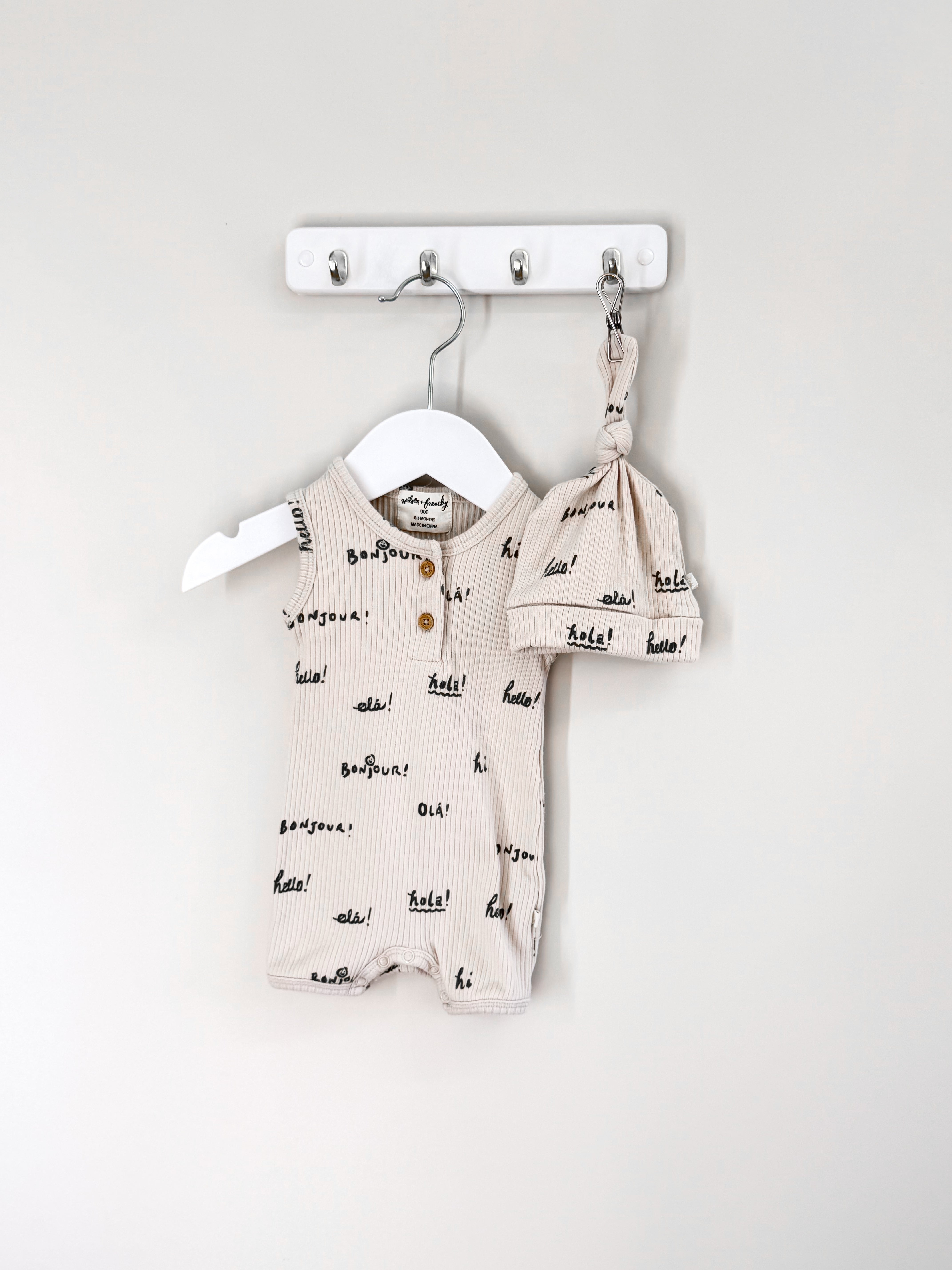 Wilson & Frenchy organic rib romper + beanie (0-3m)