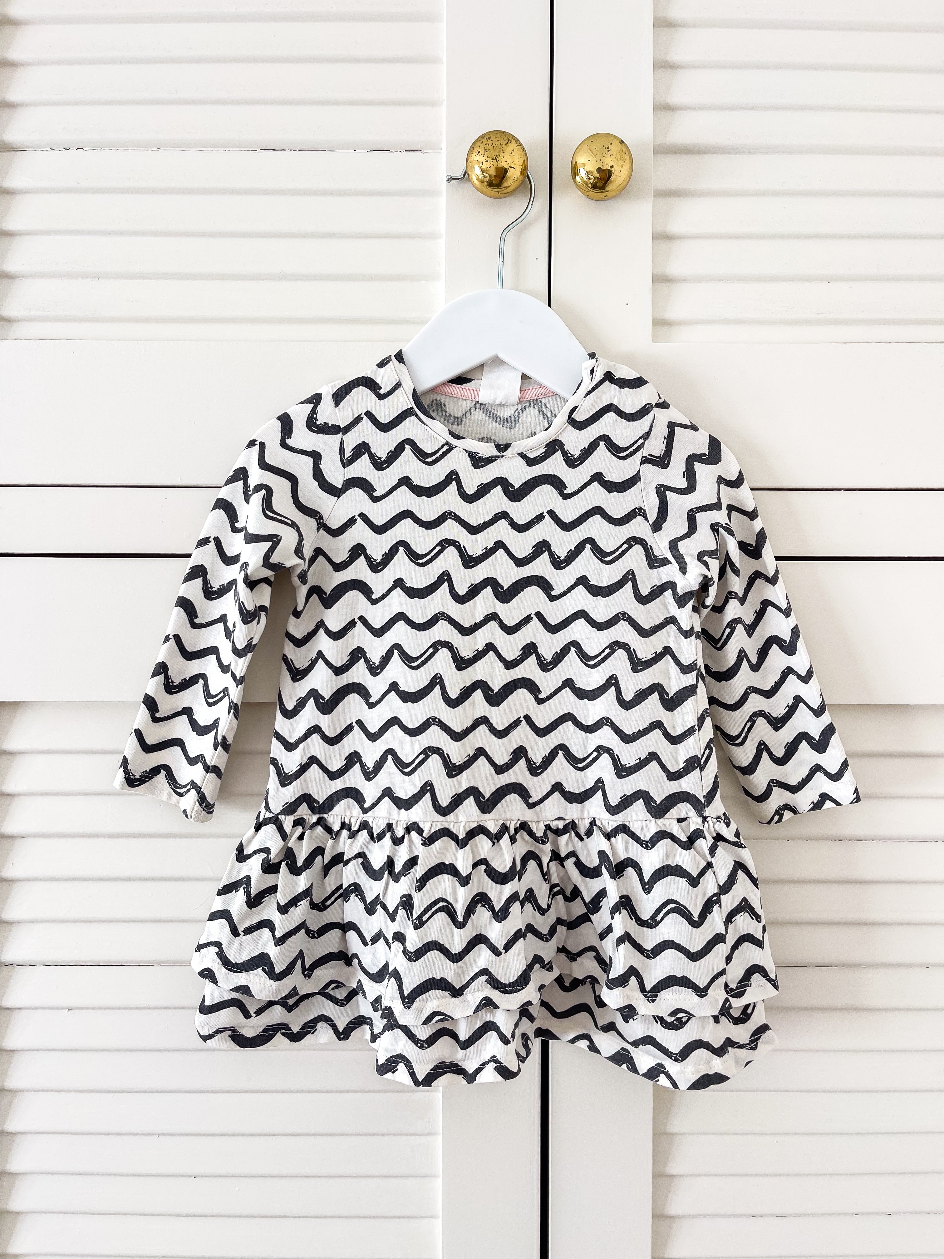 H&M long sleeve squiggle dress (9-12m)