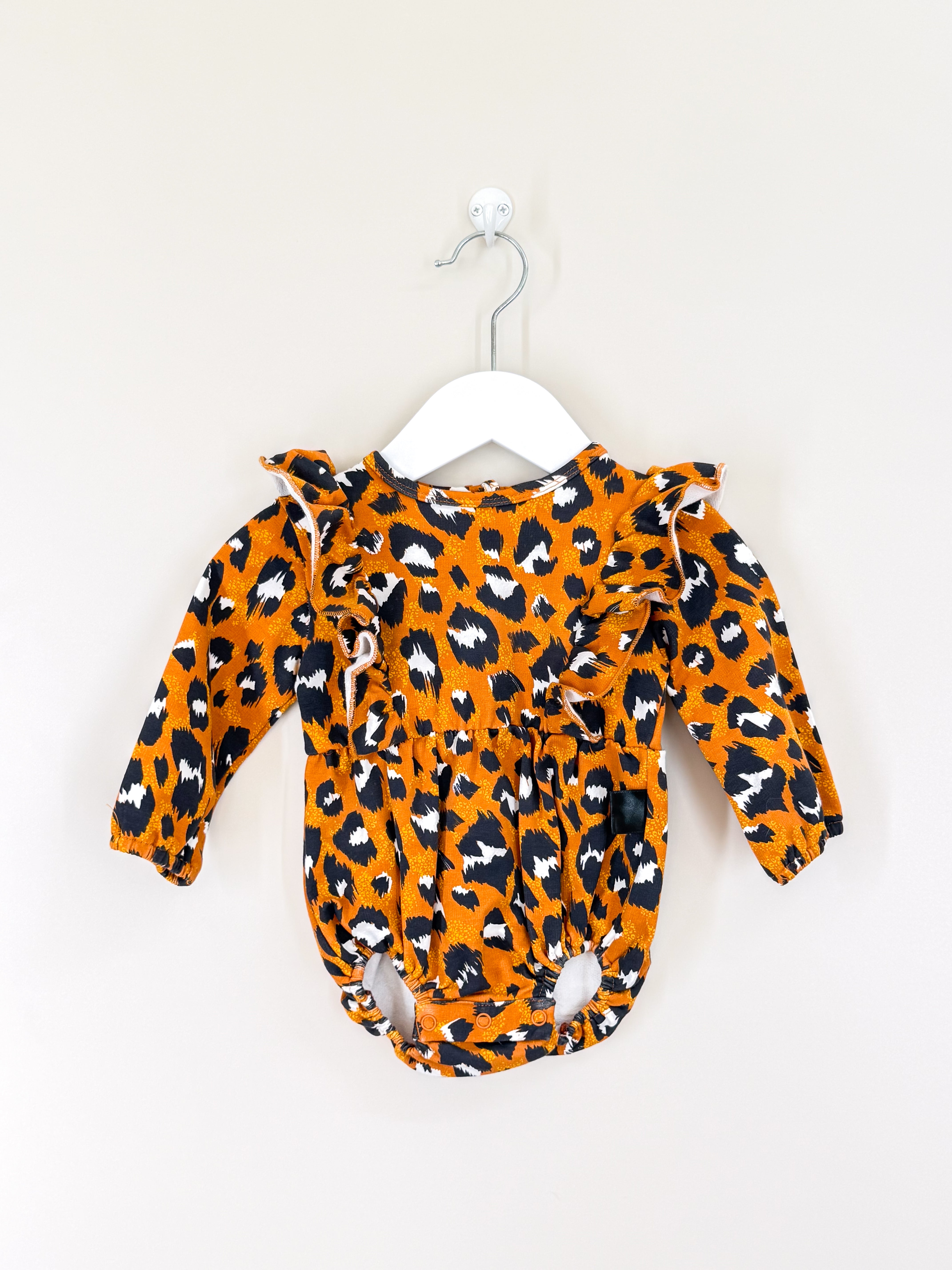 Kapow Kids frill romper (3-6m)