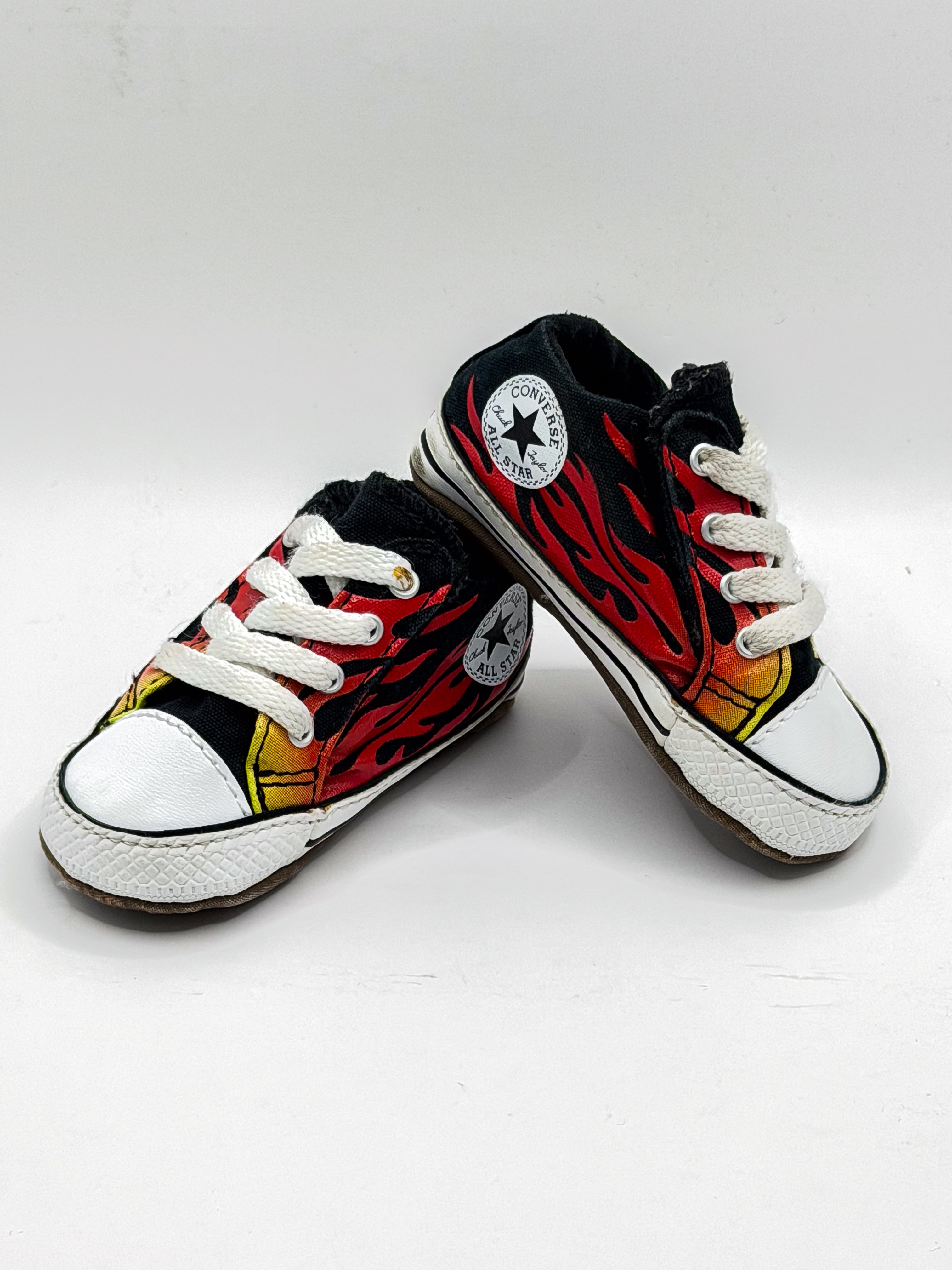 Converse flame soft sole cribsters (18EU)