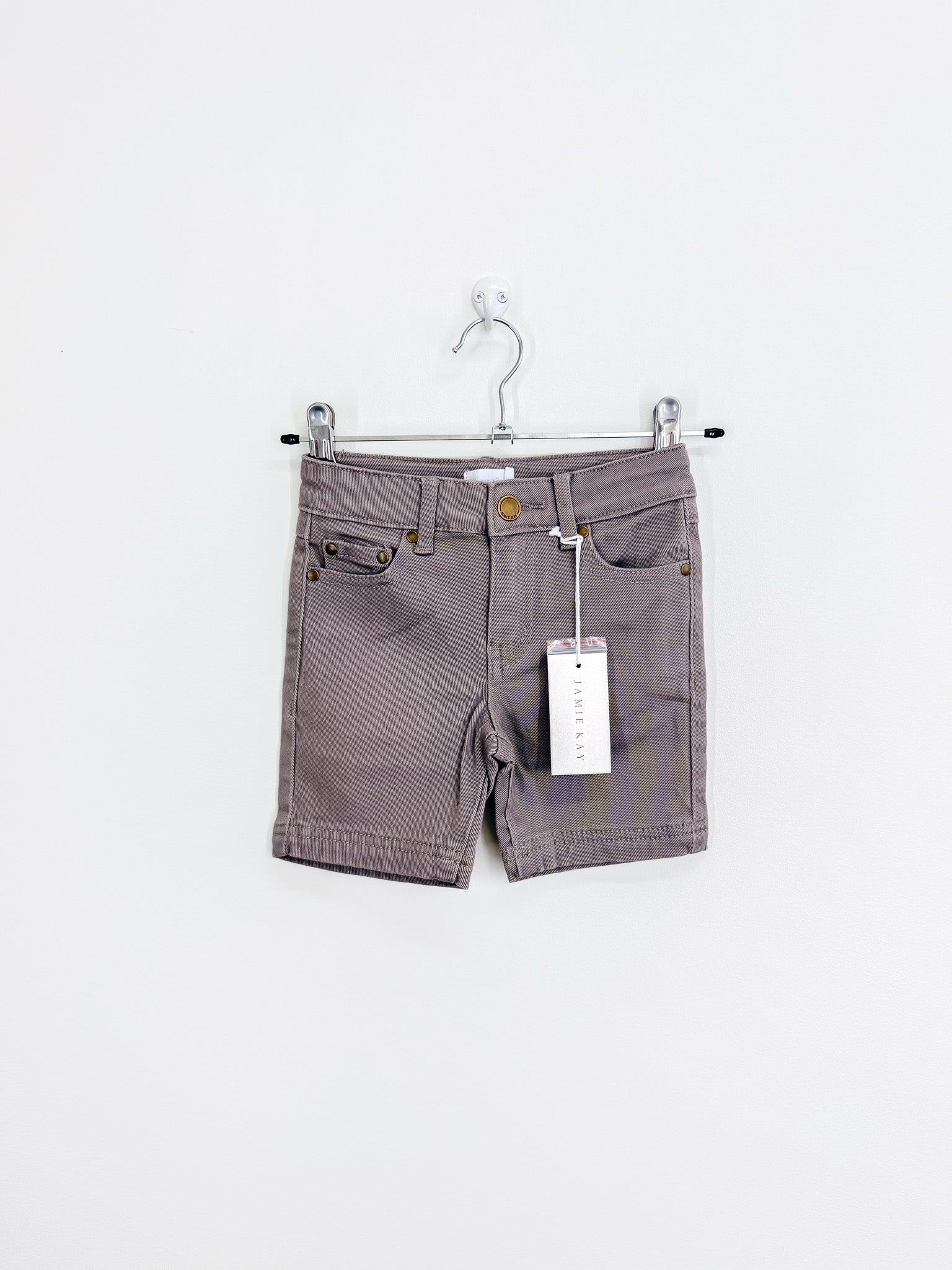 BNWT Jamie Kay jude short - cobblestone (2y)
