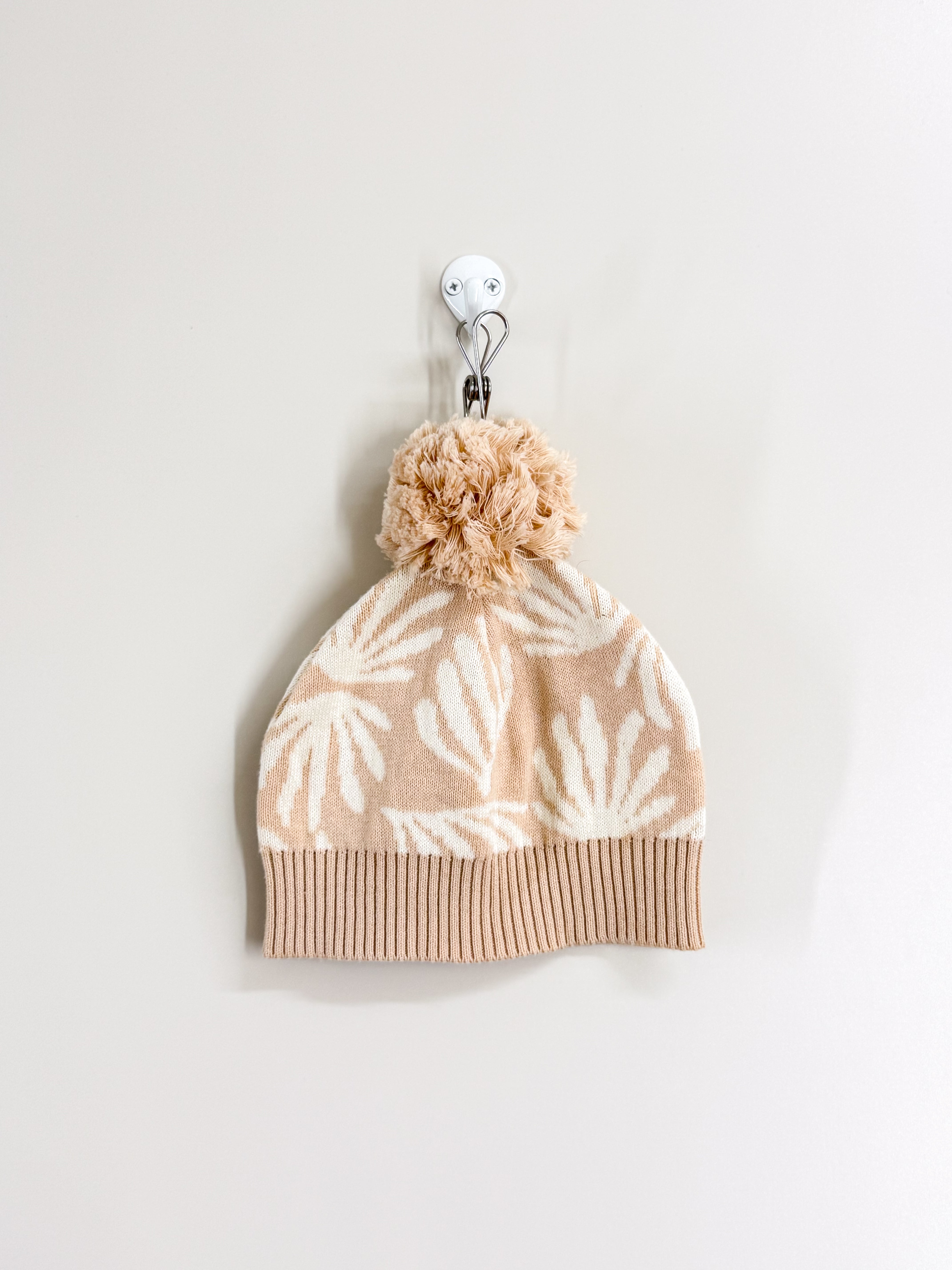 BNWOT Miann & Co knitted beanie (3-12m)