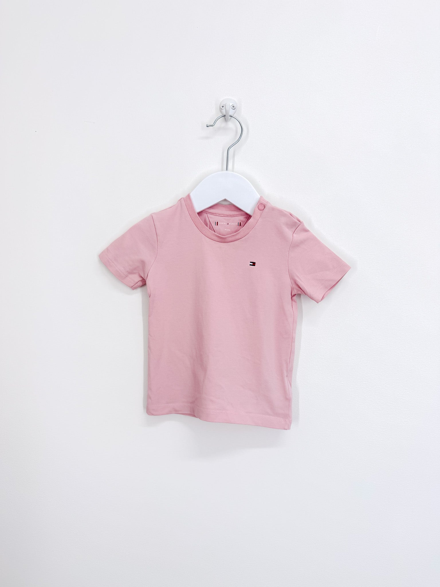 Tommy Hilfiger flag logo tee (6-9m)