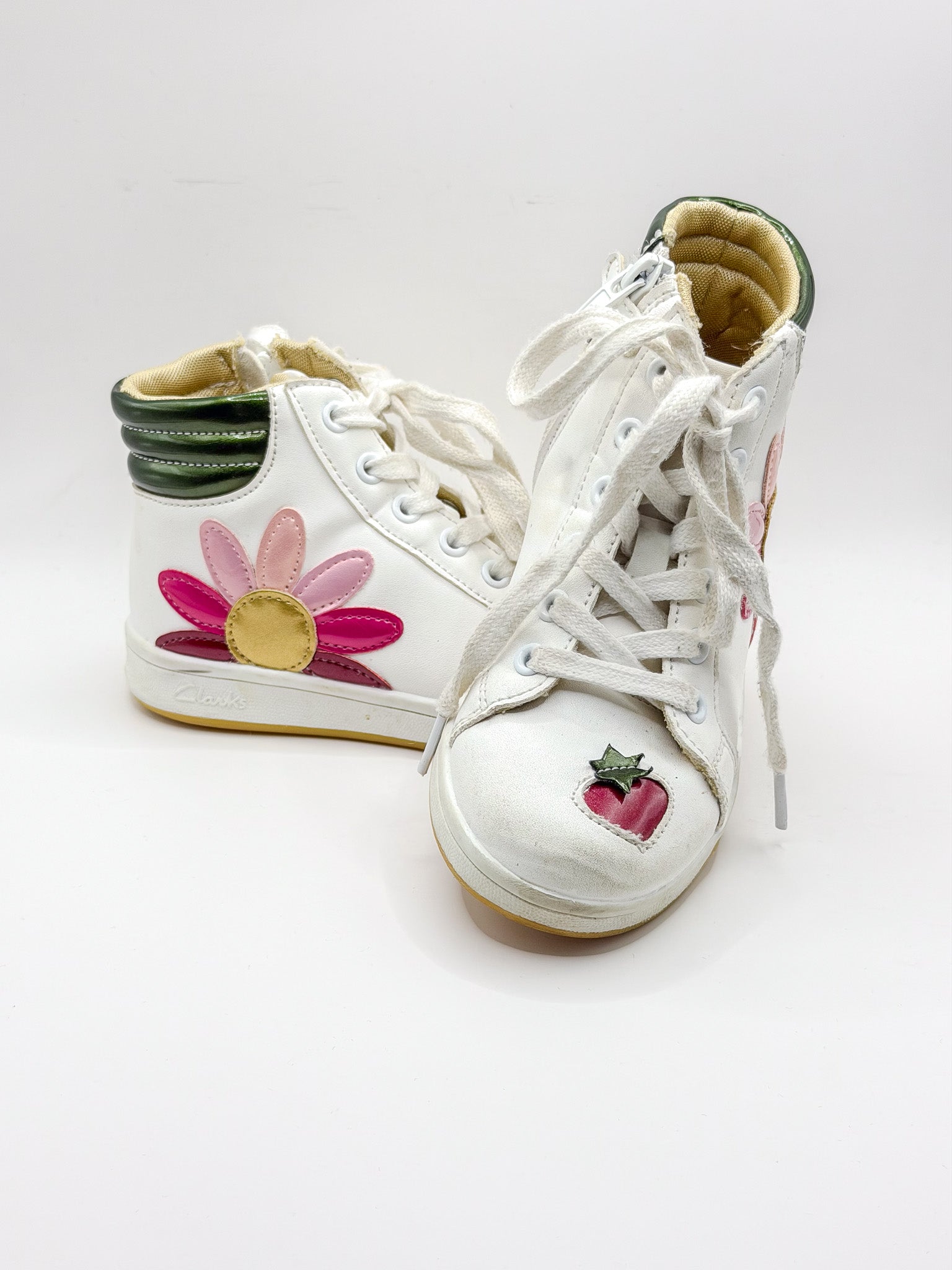Clarks daria hi top sneakers (28EU)