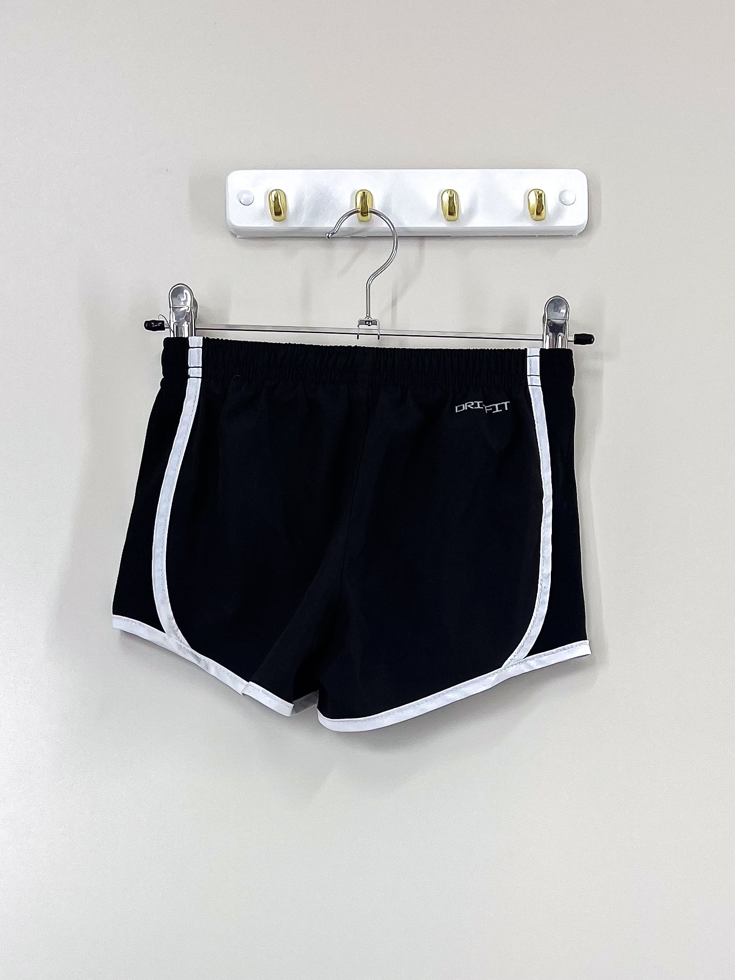 Nike dri-fit shorts (5-6y)