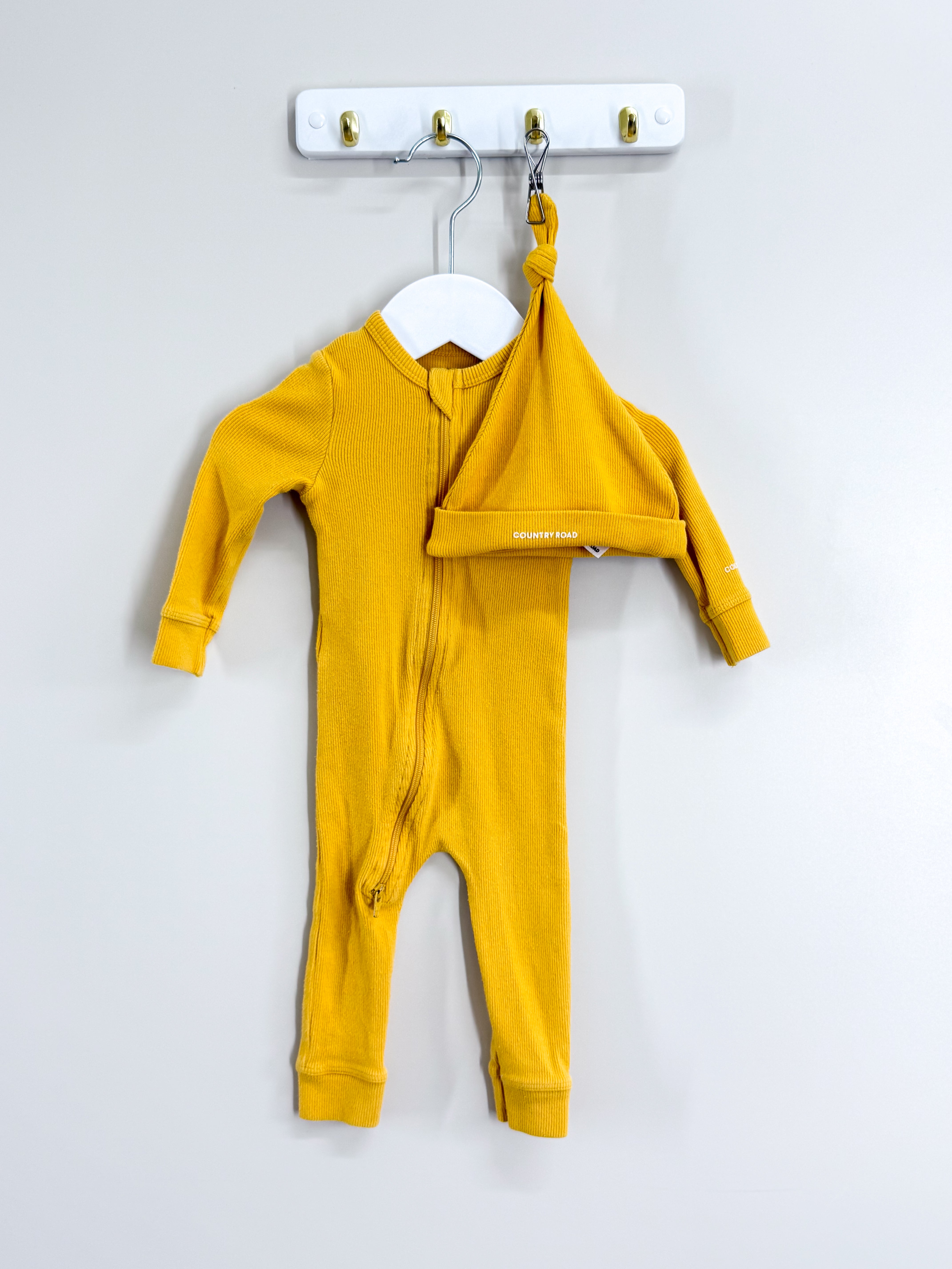 Country Road organic rib zipsuit + knot beanie (3-6m)