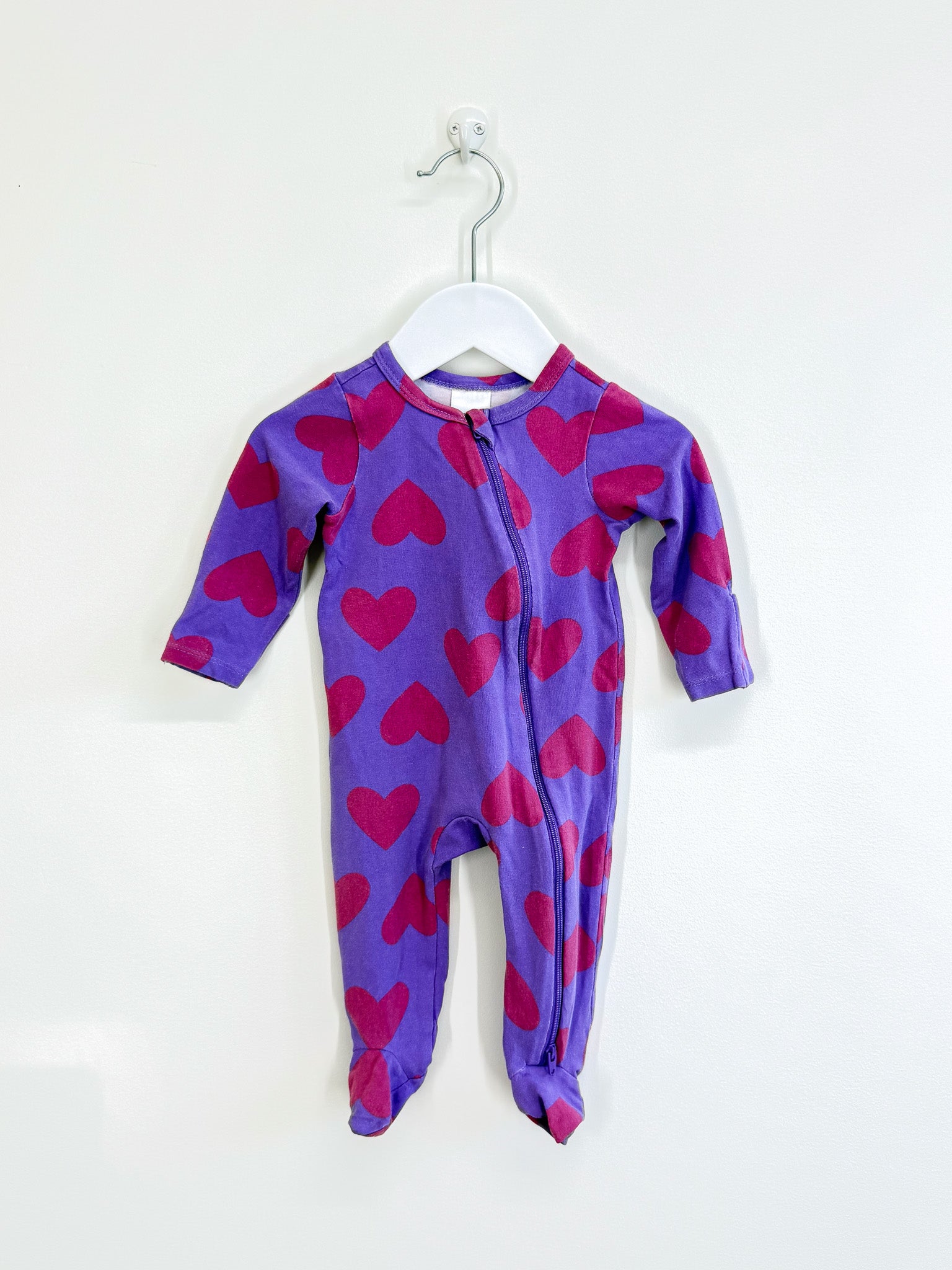 Teeny Weeny purple hearts zipsuit (0-3m)