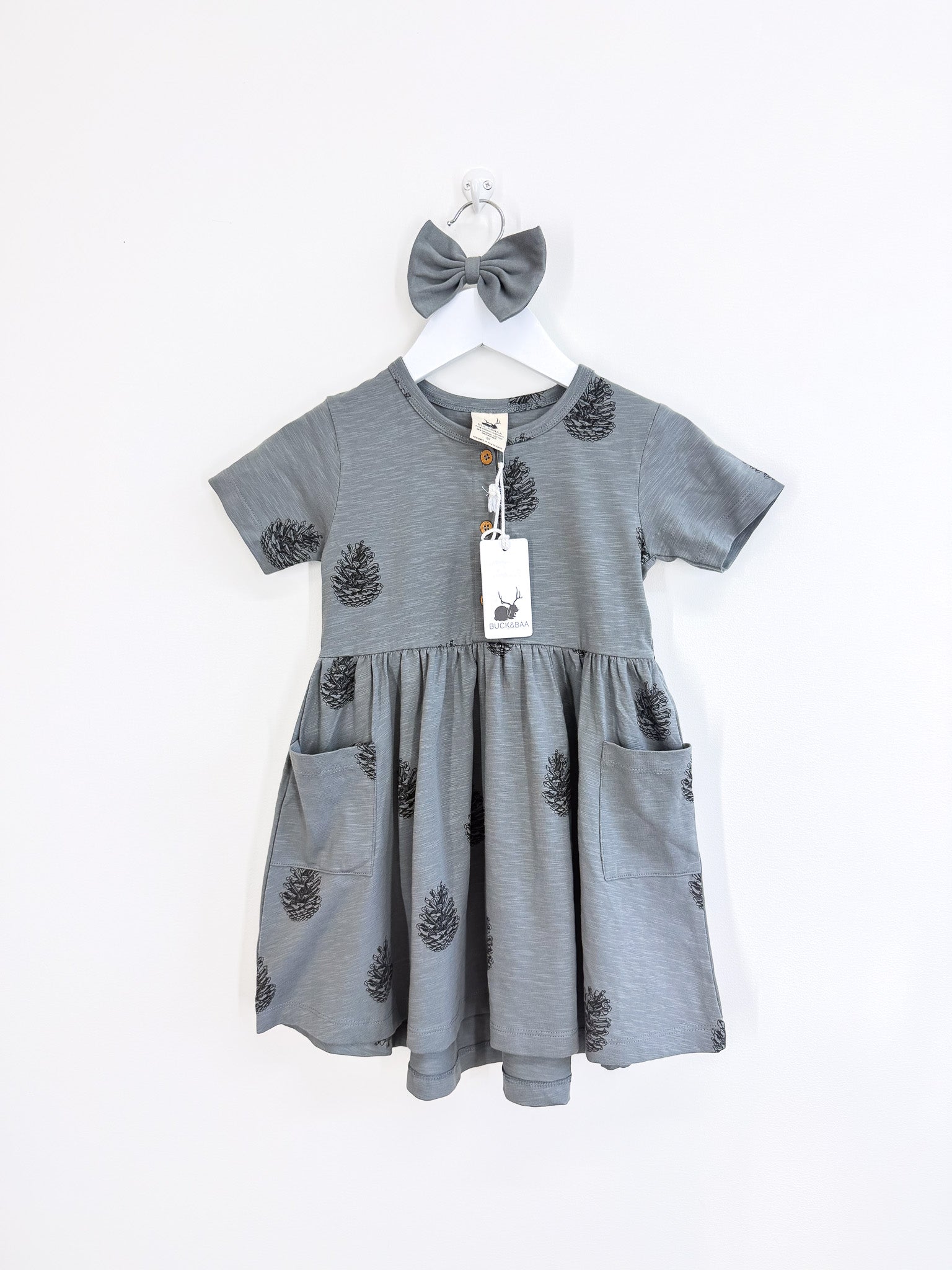 BNWT Buck & Baa short sleeve acorn pocket dress + bow (5y)