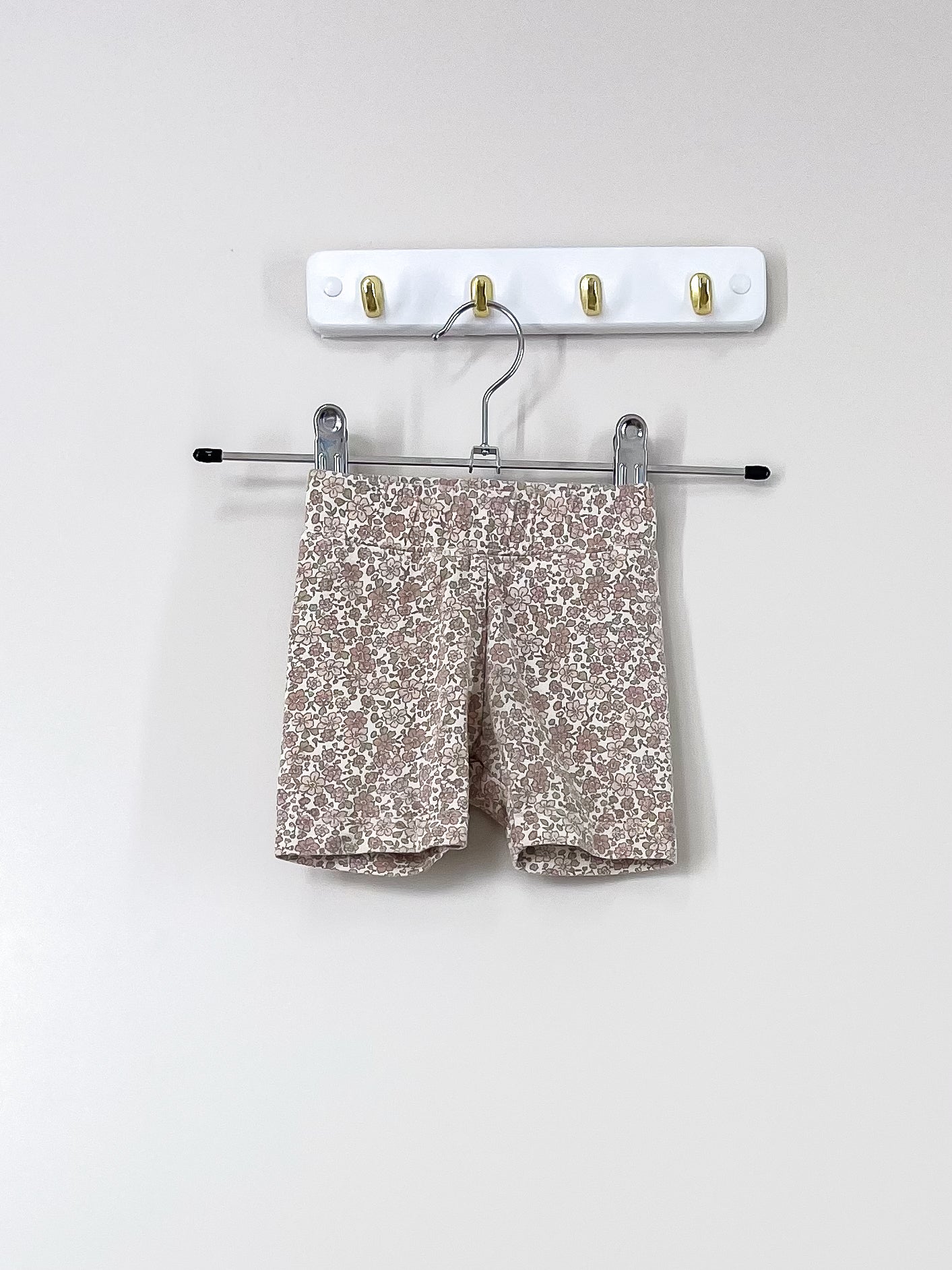 Jamie Kay organic bike shorts - chloe floral tofu (6-12m)