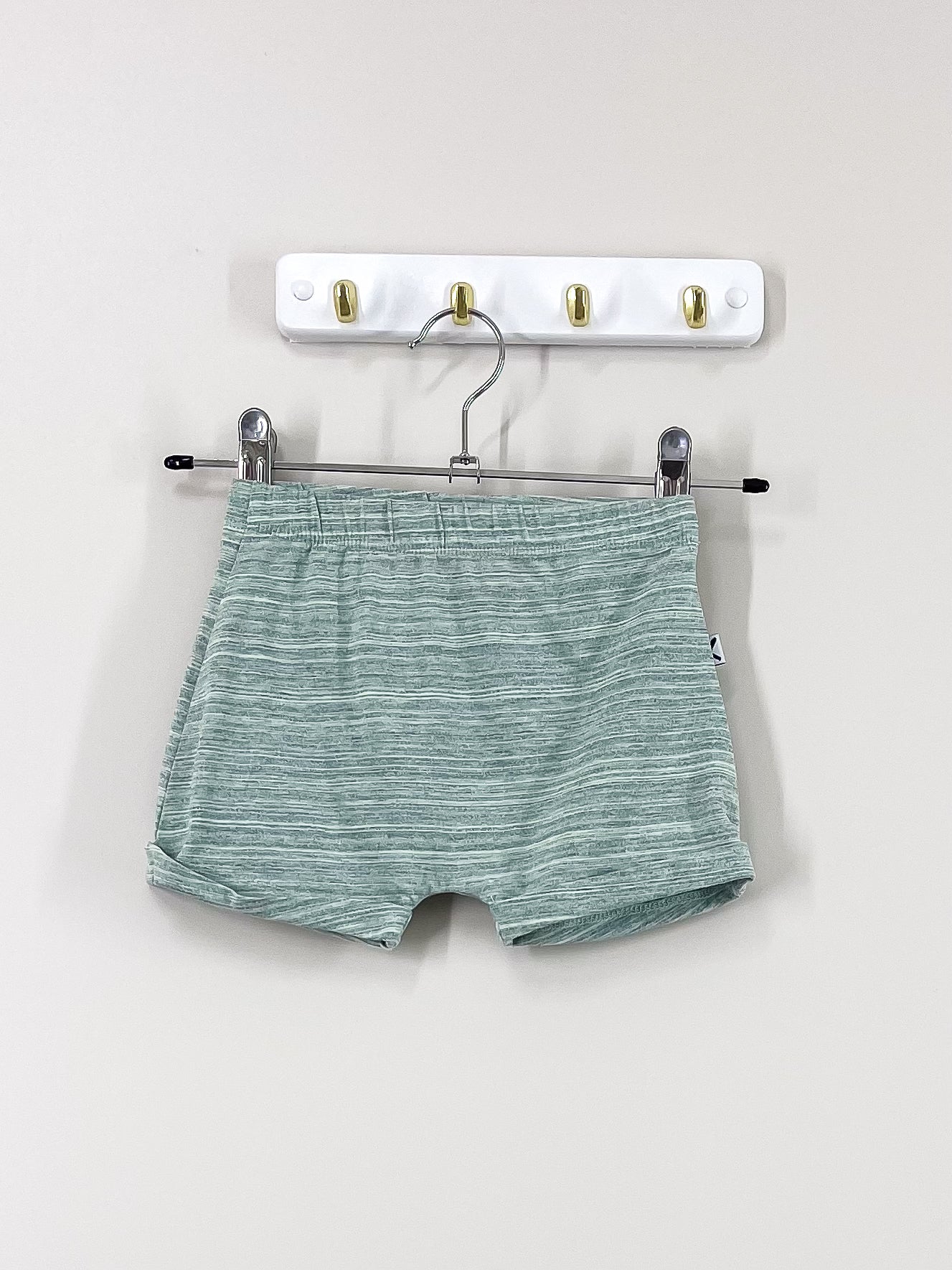 Minti lightweight shorts (12-18m)
