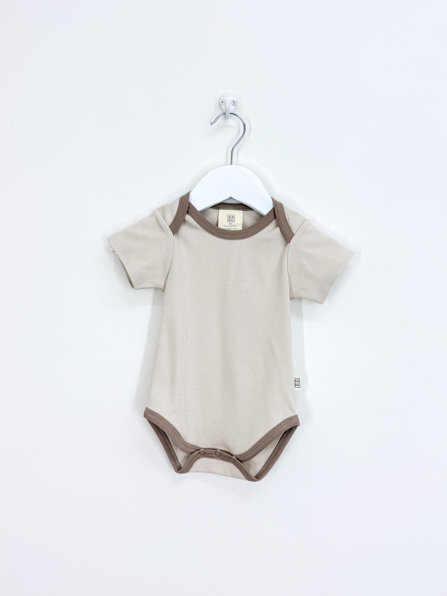 BNWOT Babu organic bodysuit (3-6m)