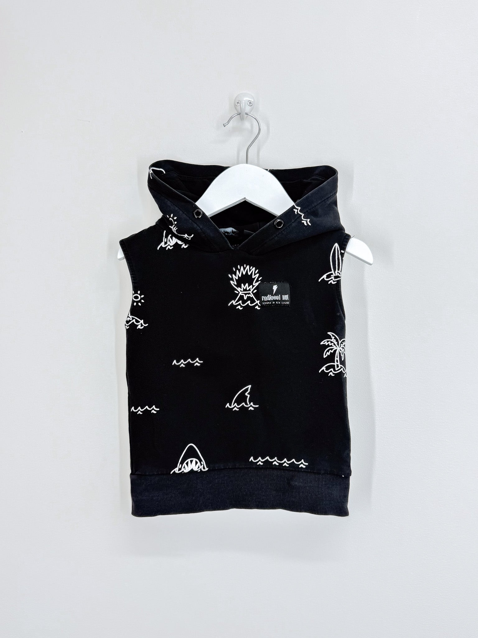 Radicool seaside sleeveless hoodie (2y)