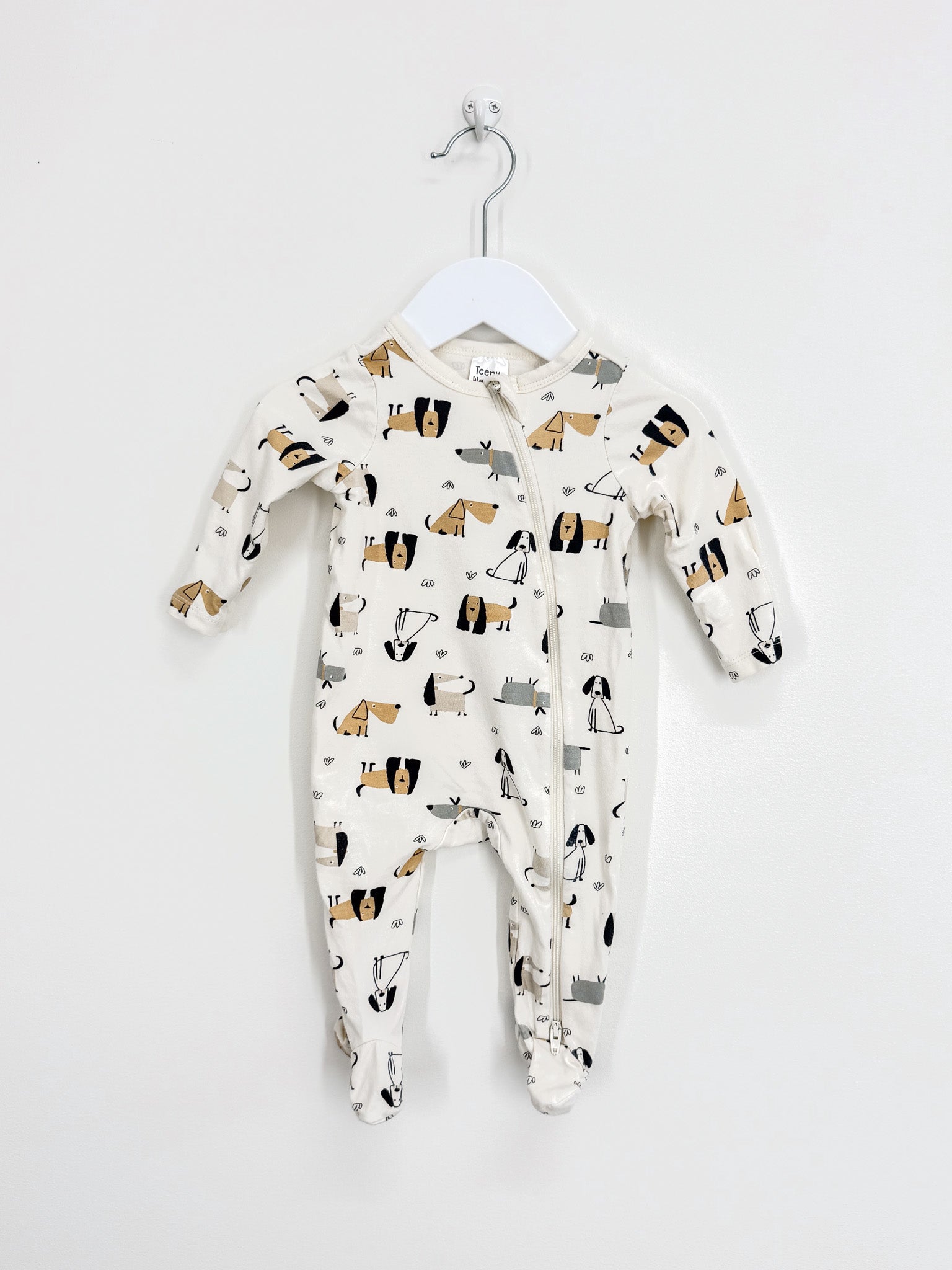 Teeny Weeny zipsuit - dogs (0-3m)