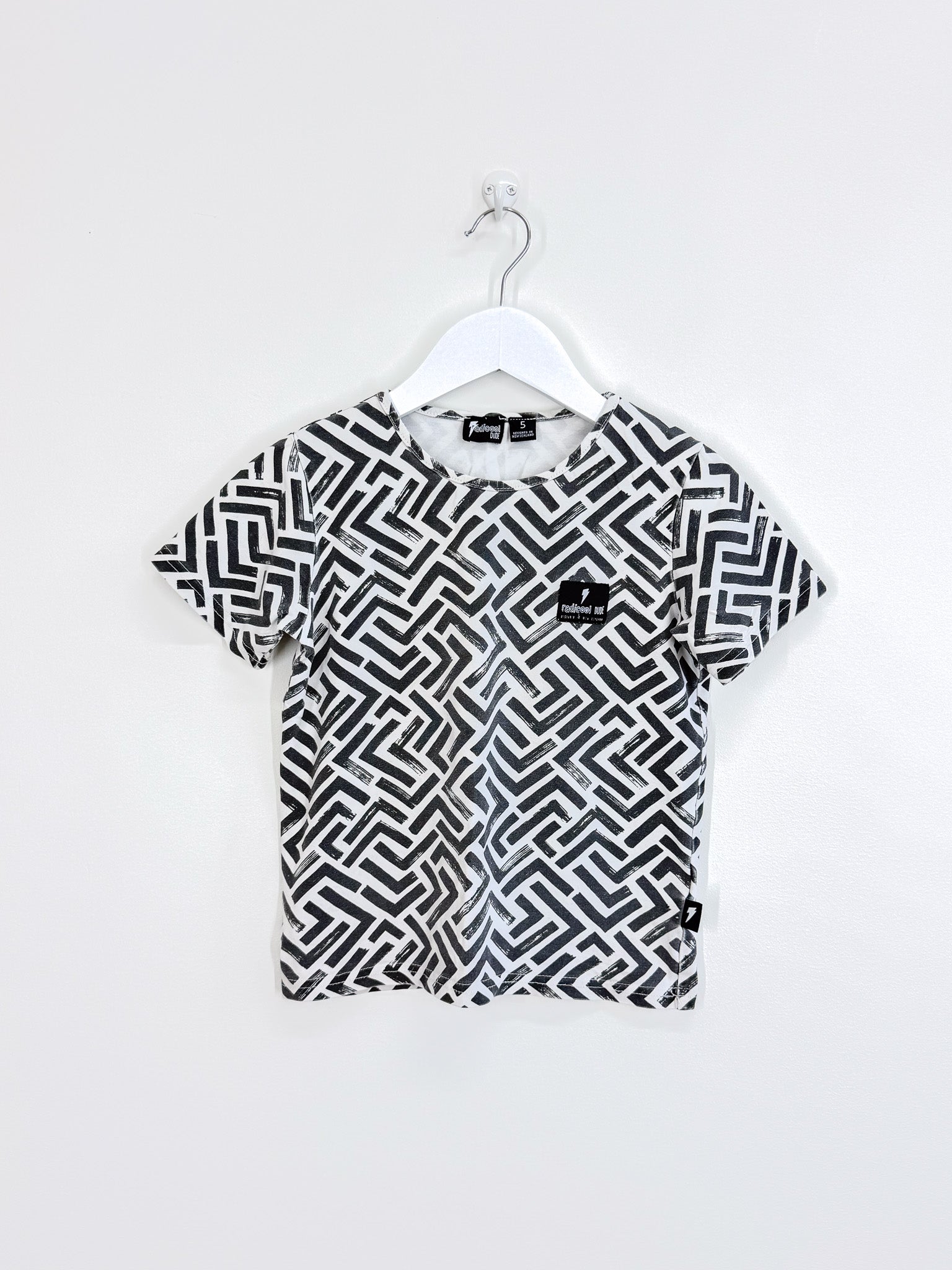 Radicool the maze tee (5y)