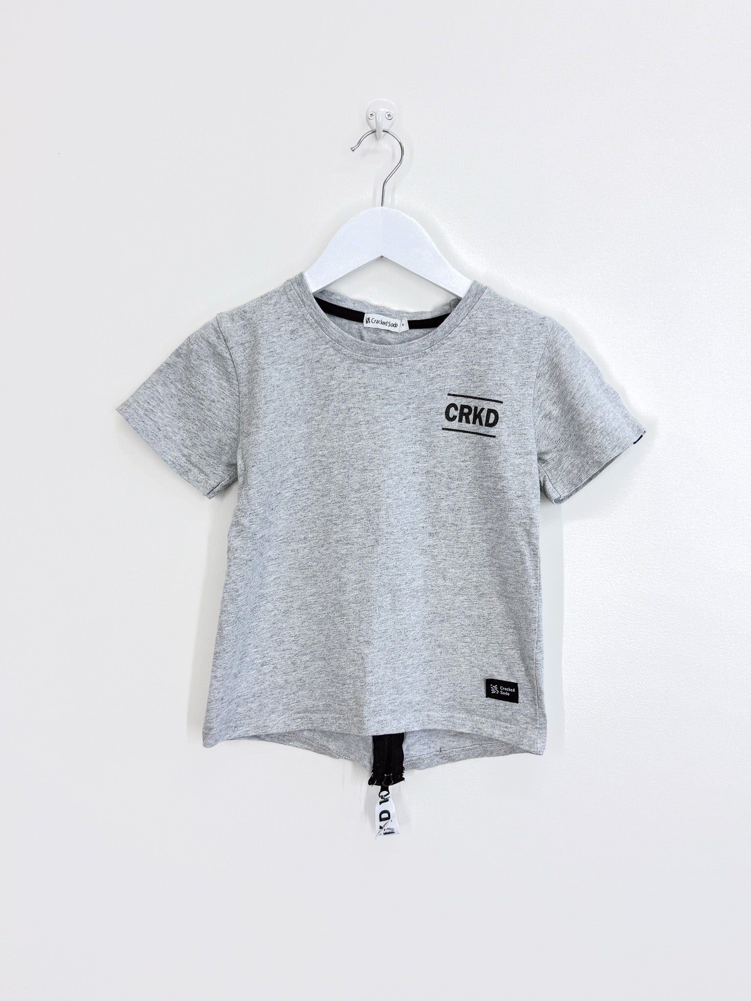 Cracked Soda zip back tee (6y)