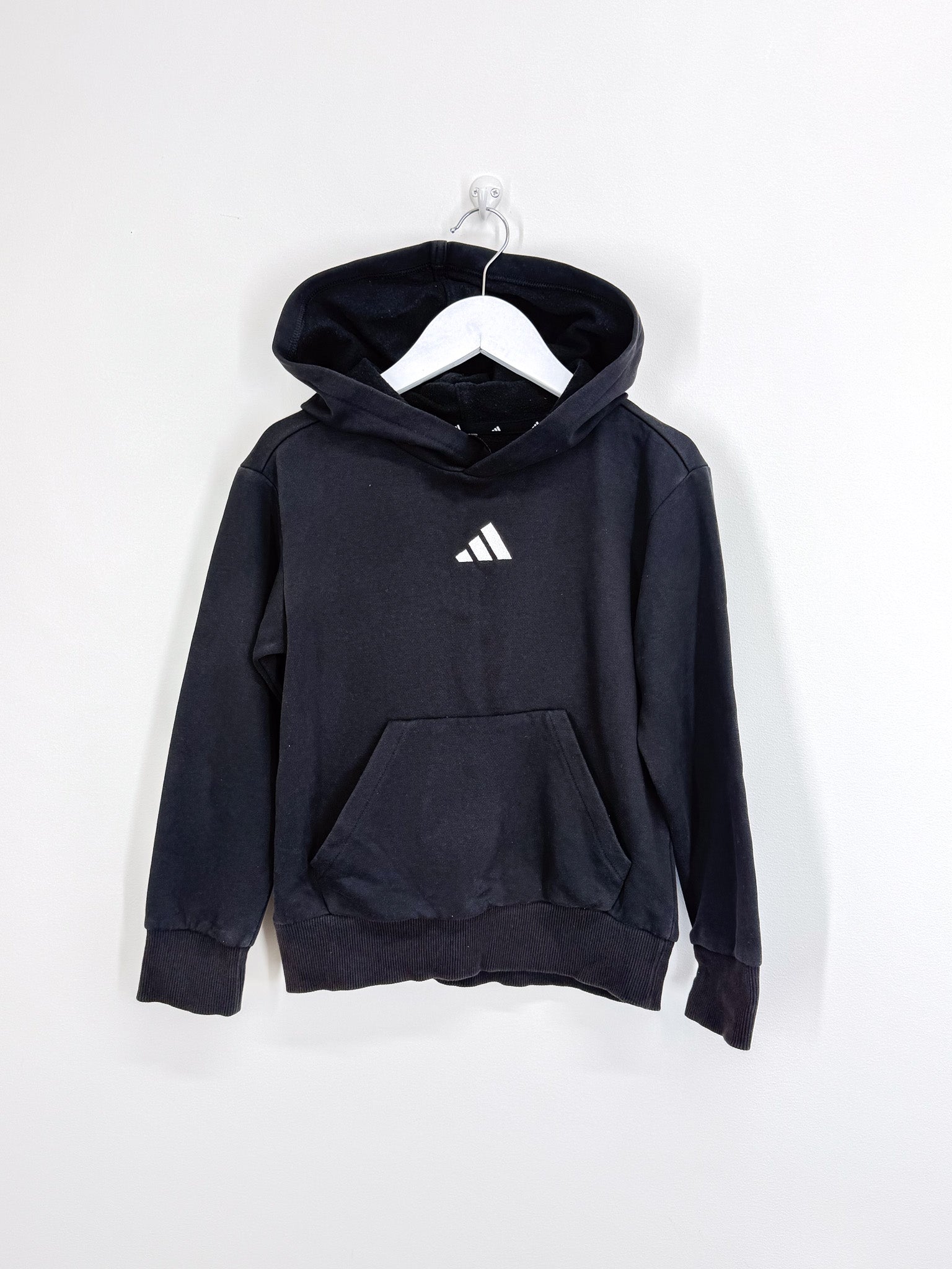 Adidas essential hoodie (7-8y)