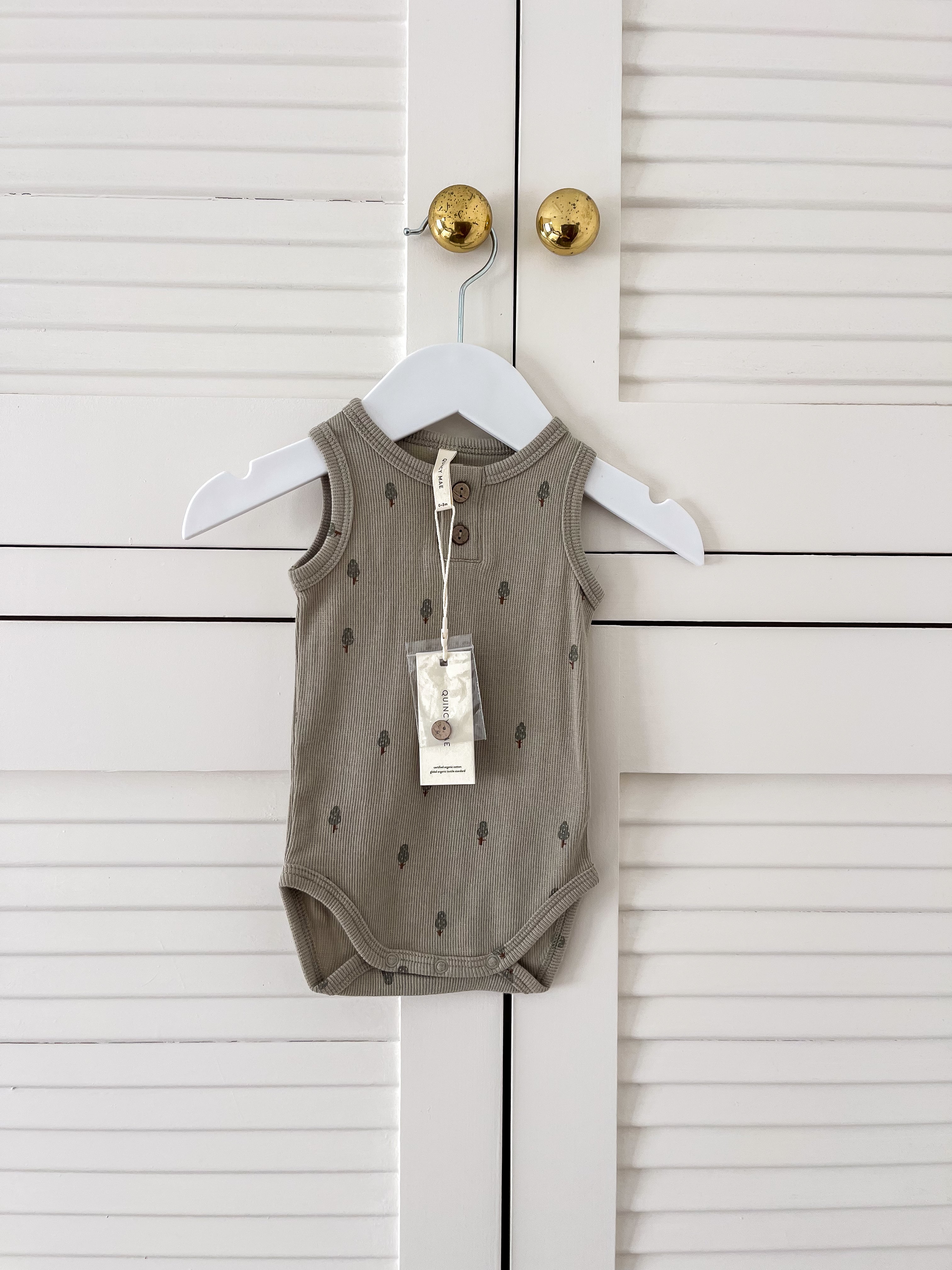 BNWT Quincy Mae organic ribbed singletsuit (0-3m)