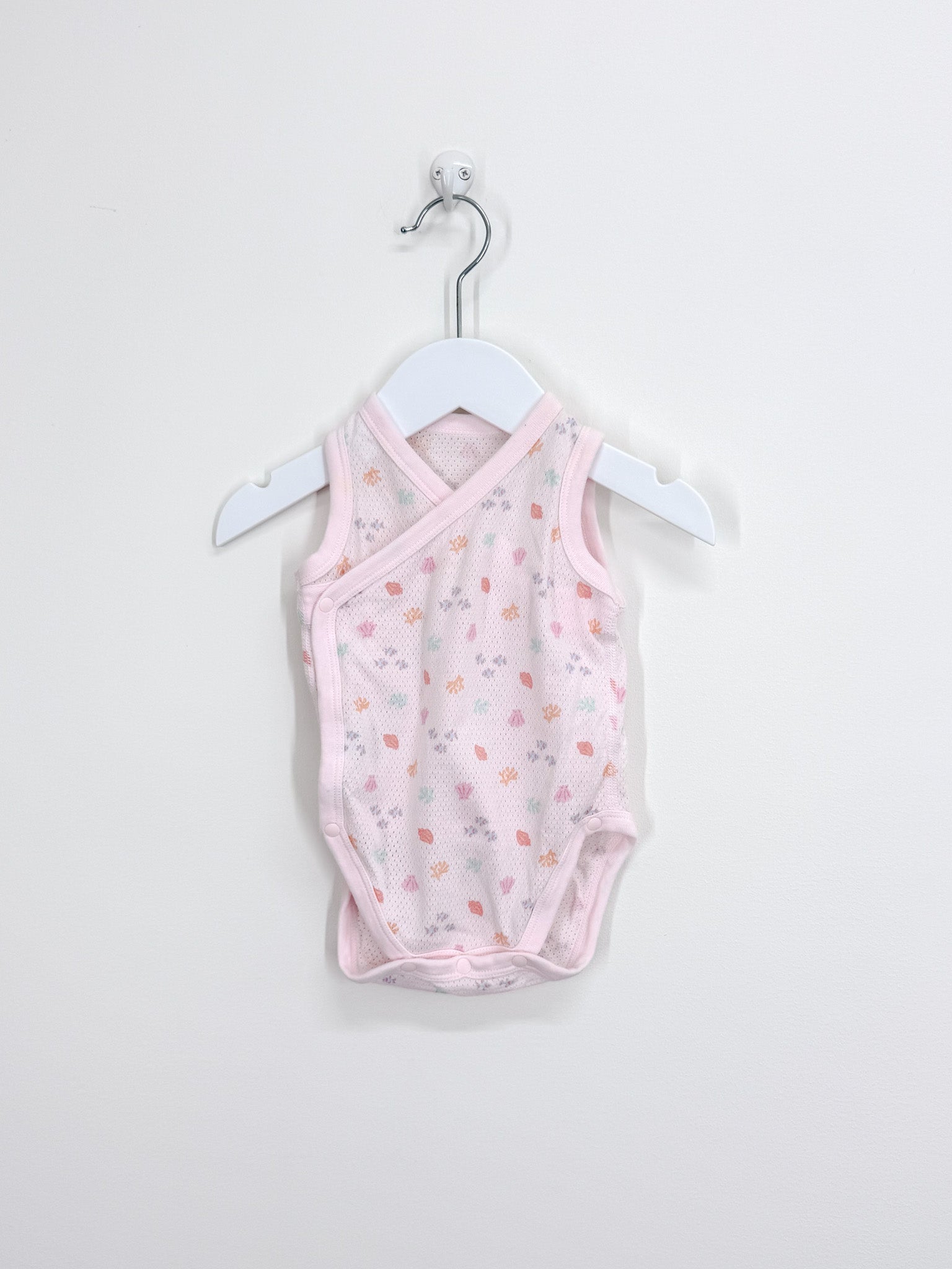 Uniqlo summer mesh singletsuit (0-3m)