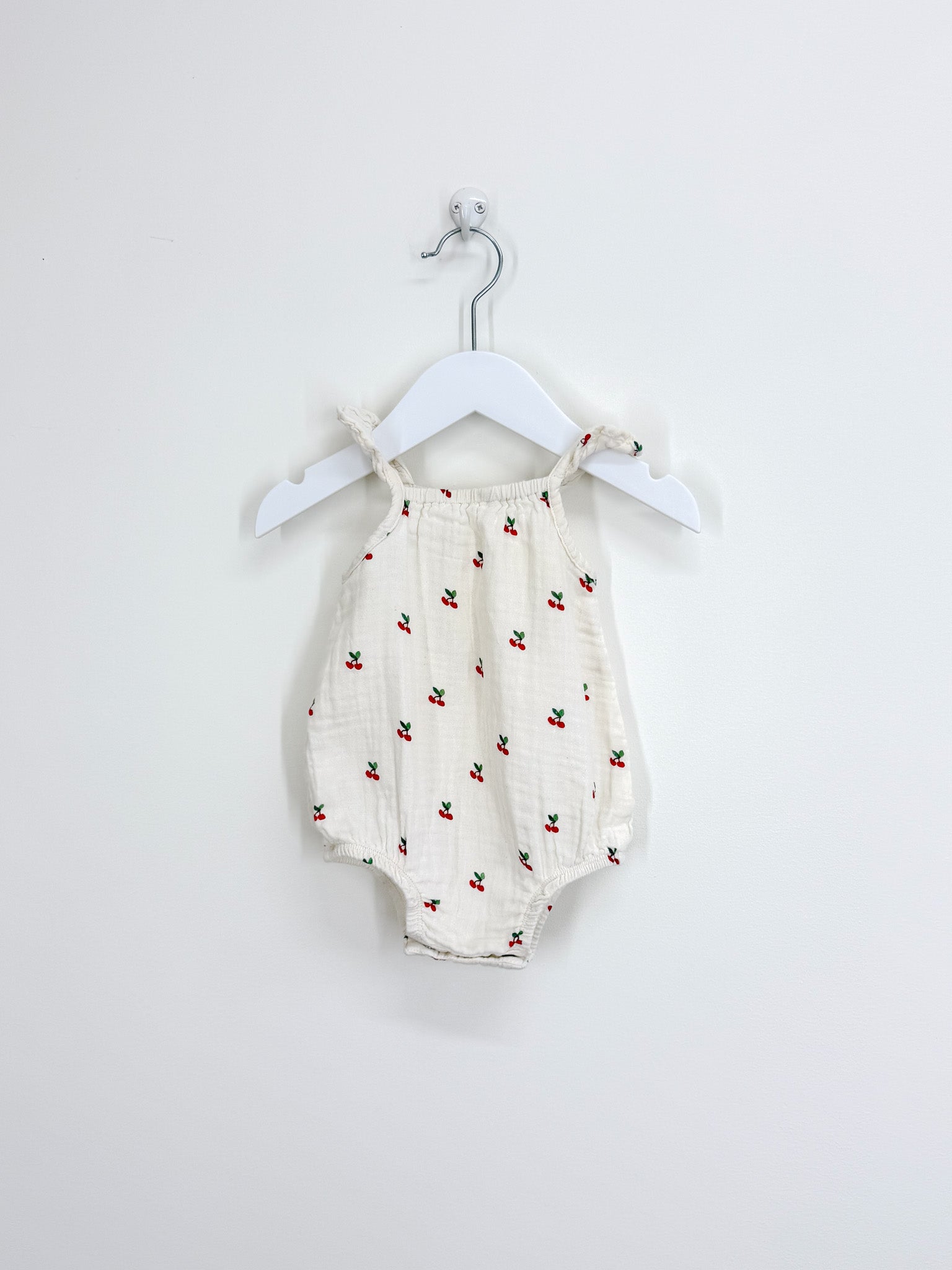 Nature Baby organic petal suit. -cherries (3-6m)