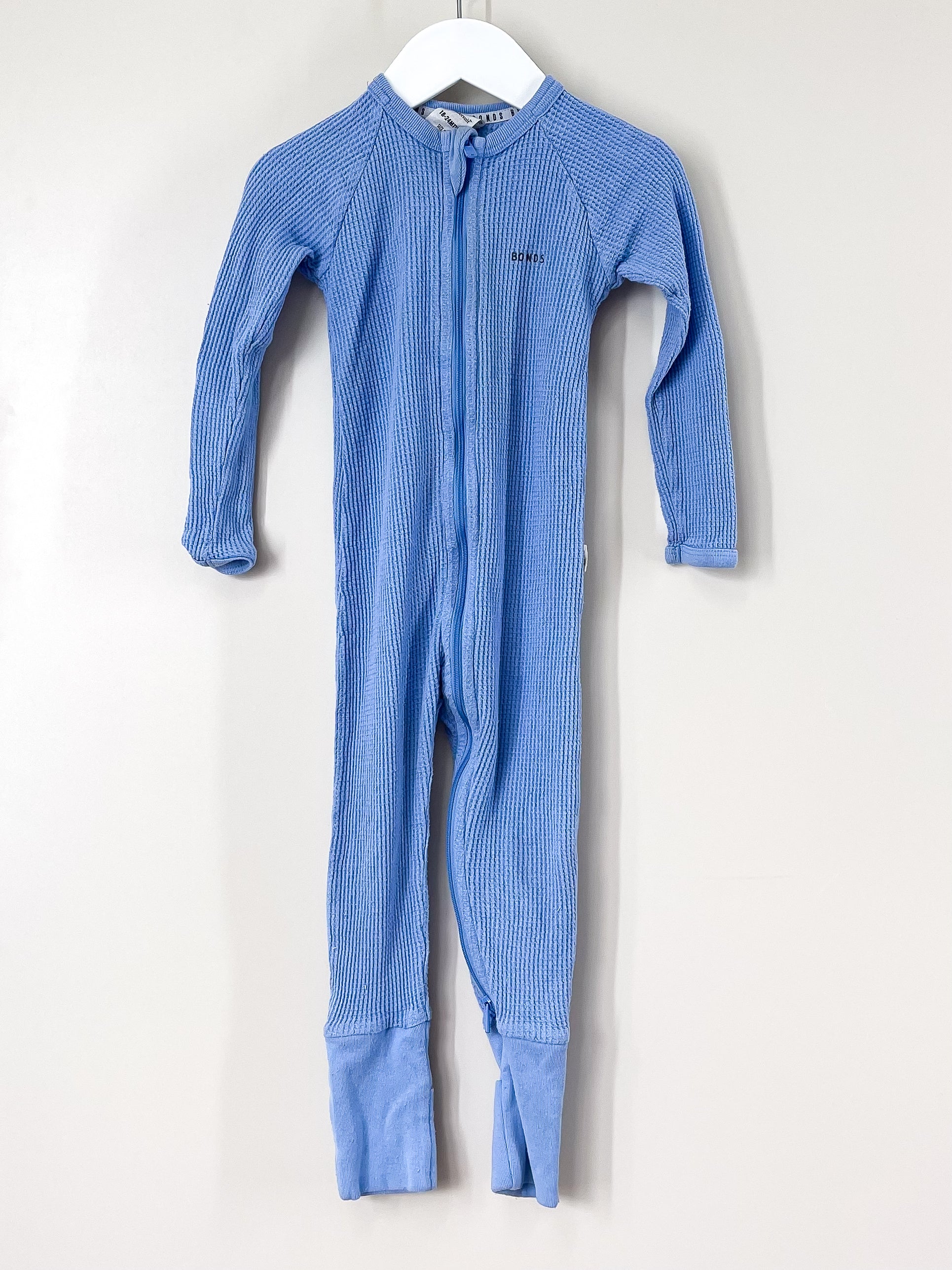 Bonds waffle zipsuit (0-3m)