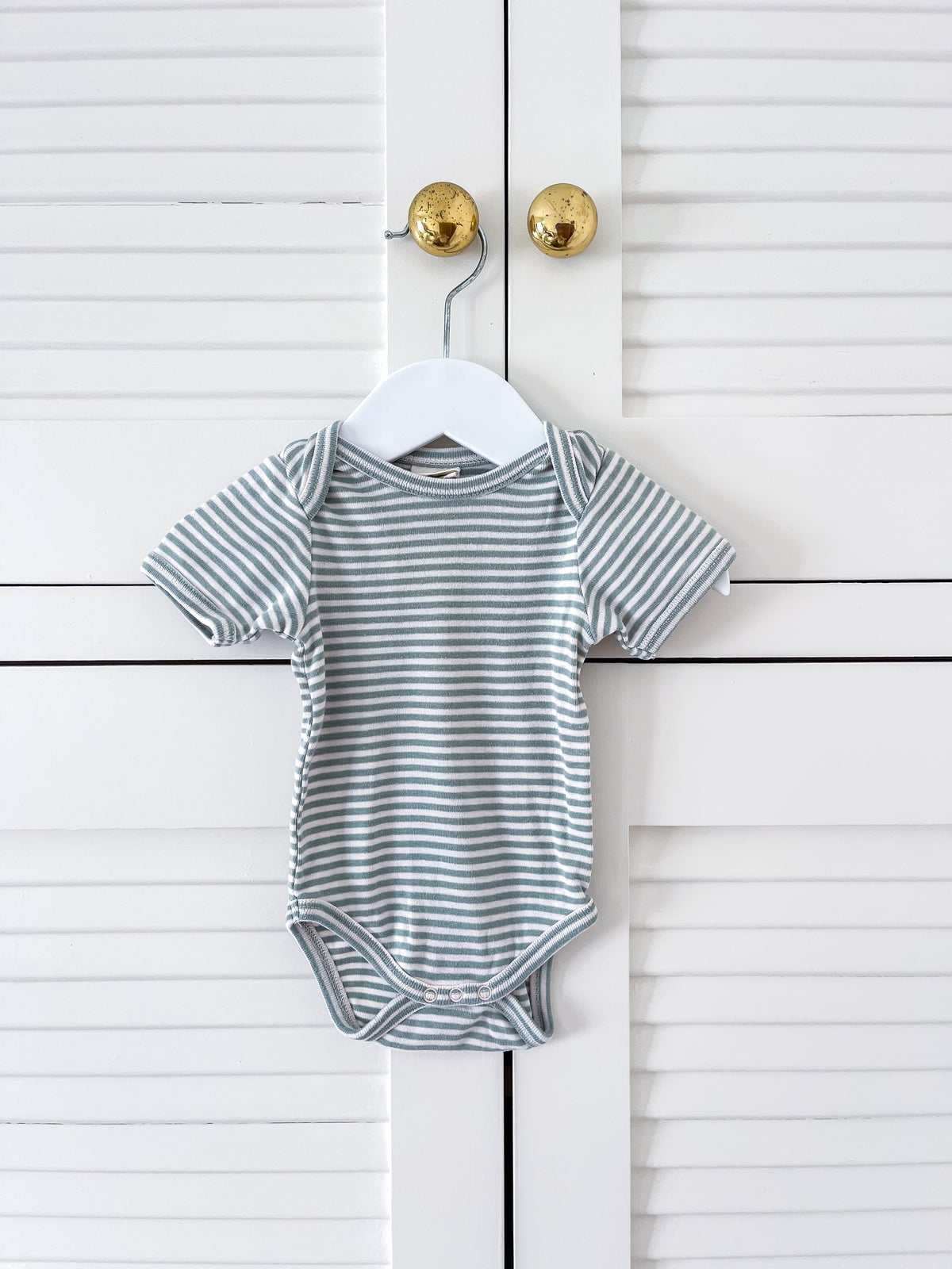 Nature Baby organic short sleeve bodysuit - green stripe (3-6m)