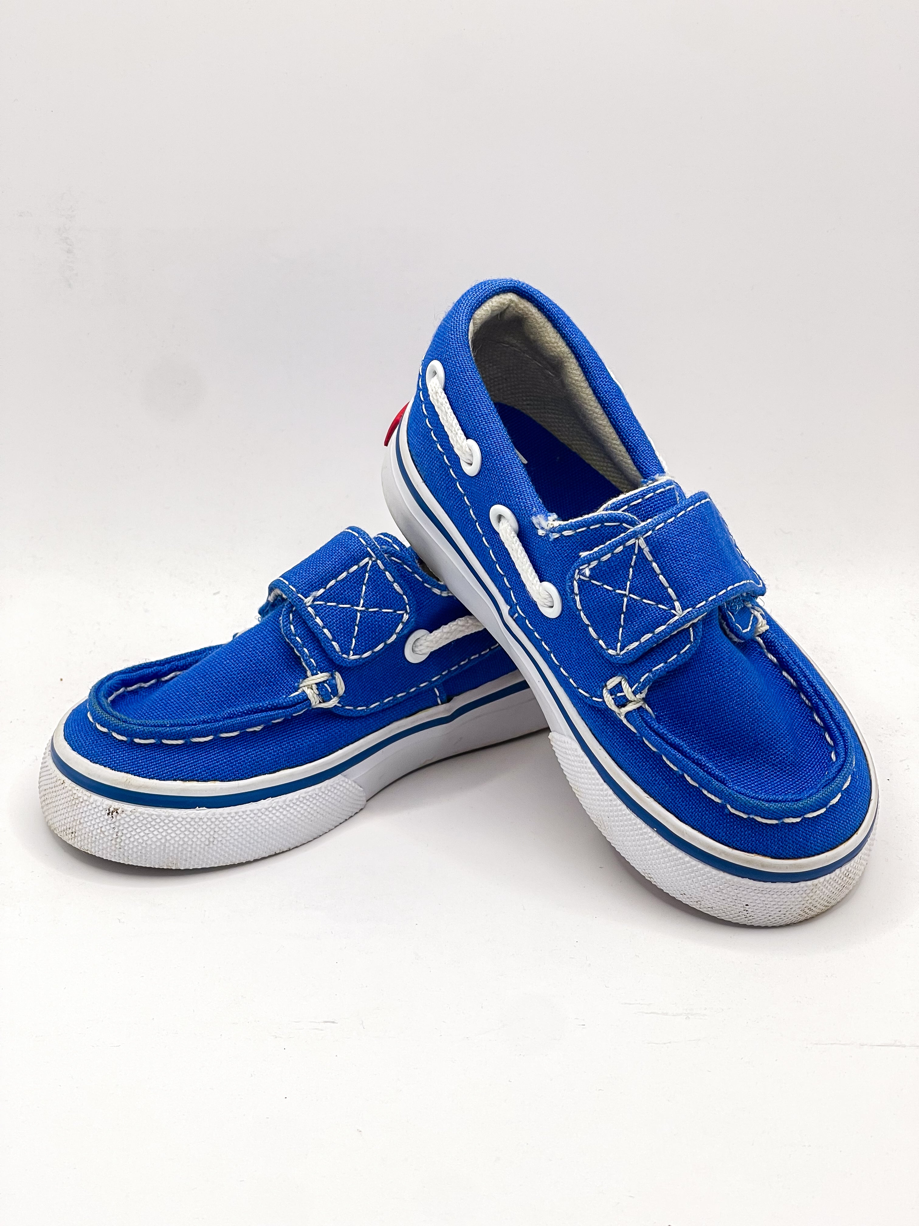 Vans boat shoes (5US)