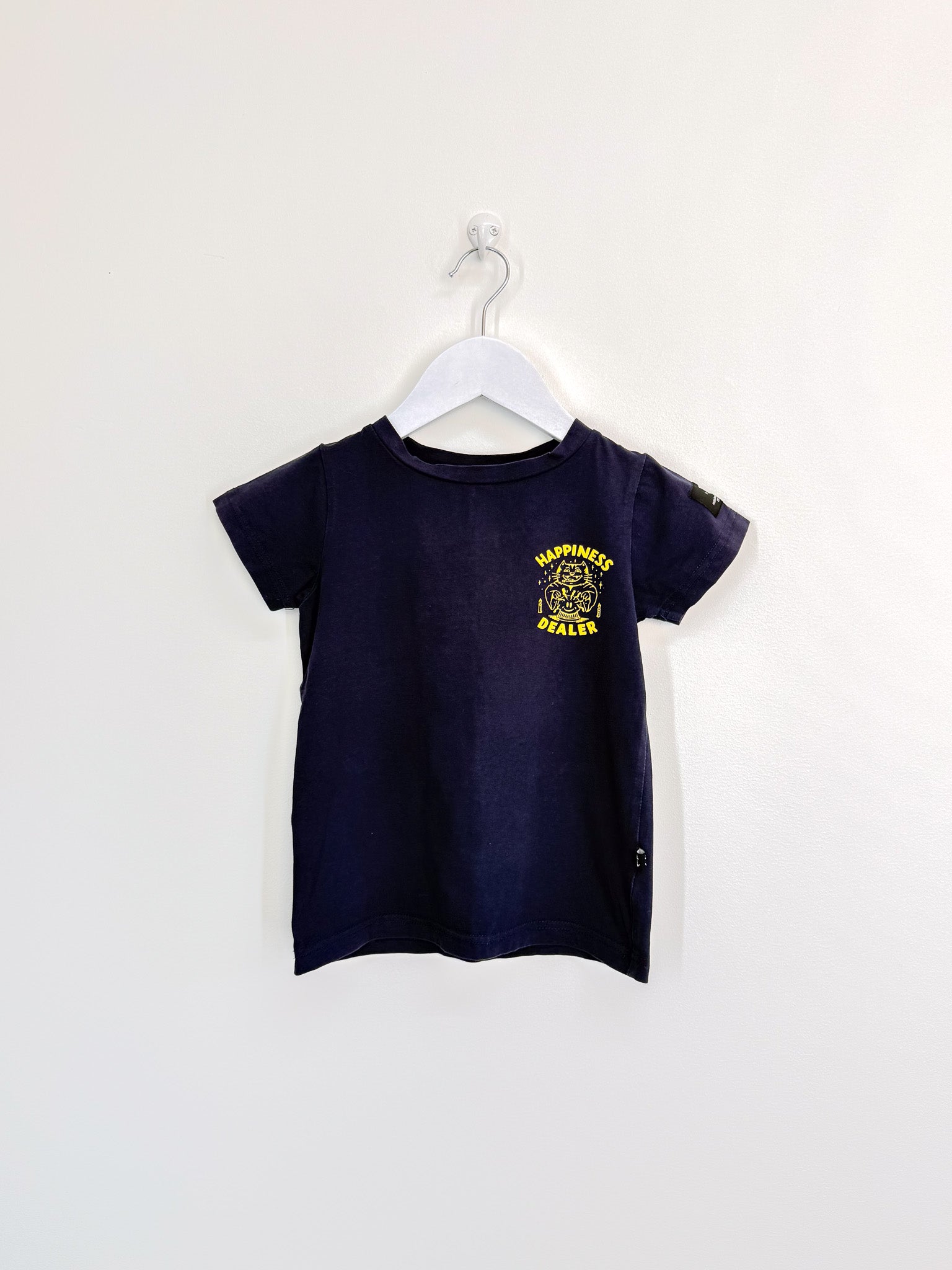 Hello Stranger happiness dealer tee (3y)