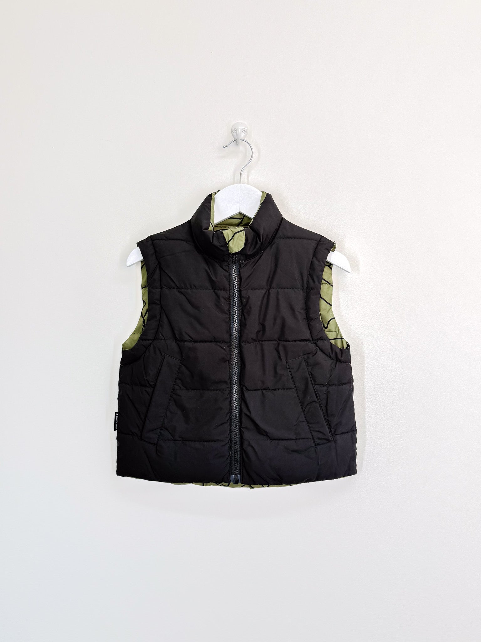 Cry Wolf reversible puffer vest - khaki alps (4y)