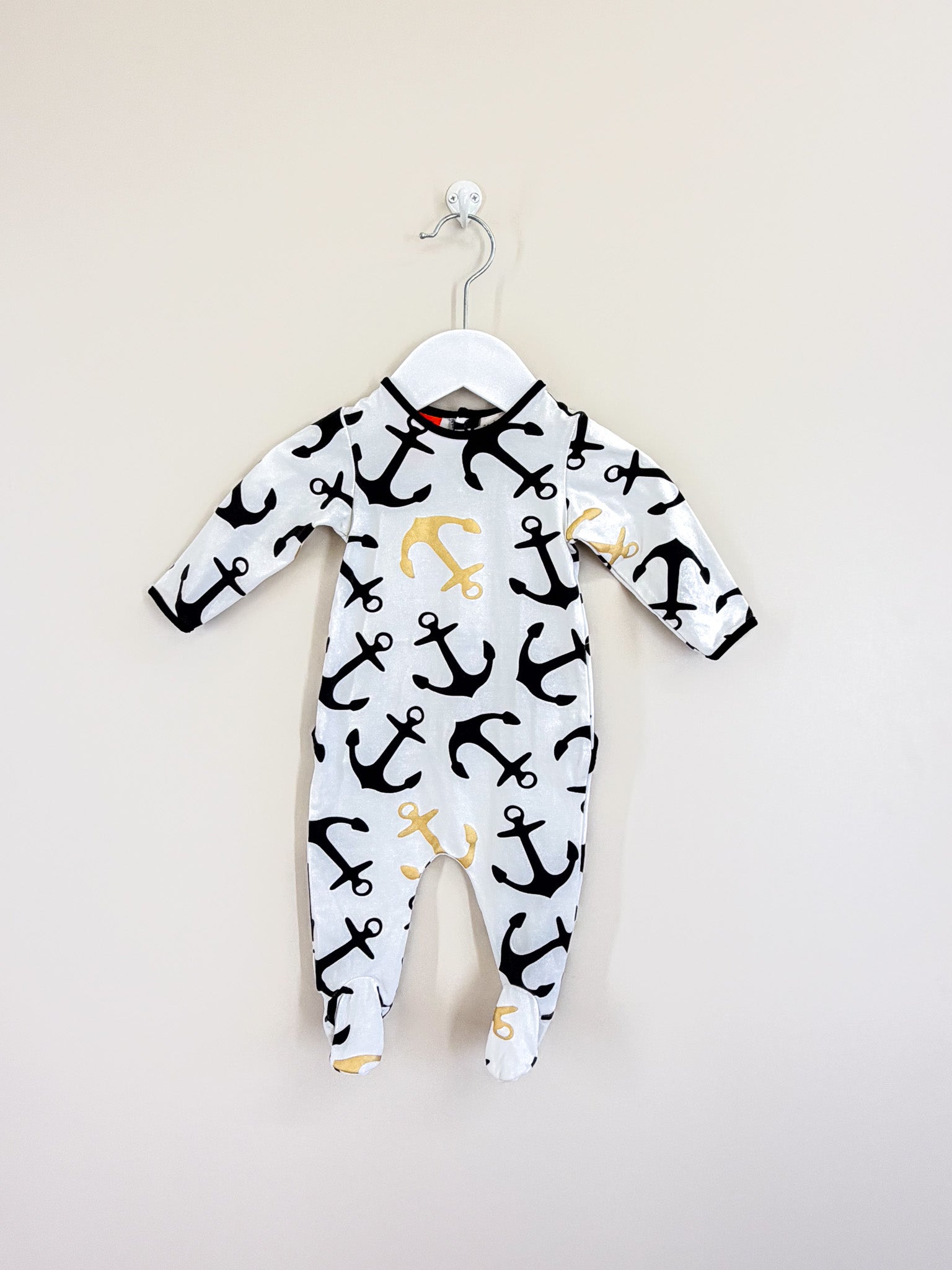 Carbon Soldier anchor onesie (0-3m)
