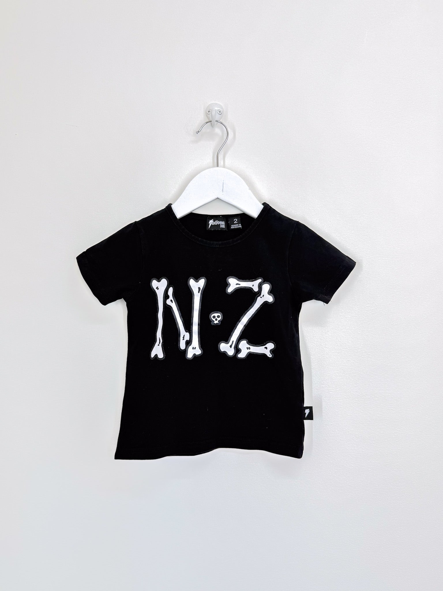 Radicool sticks & stones tee (2y)