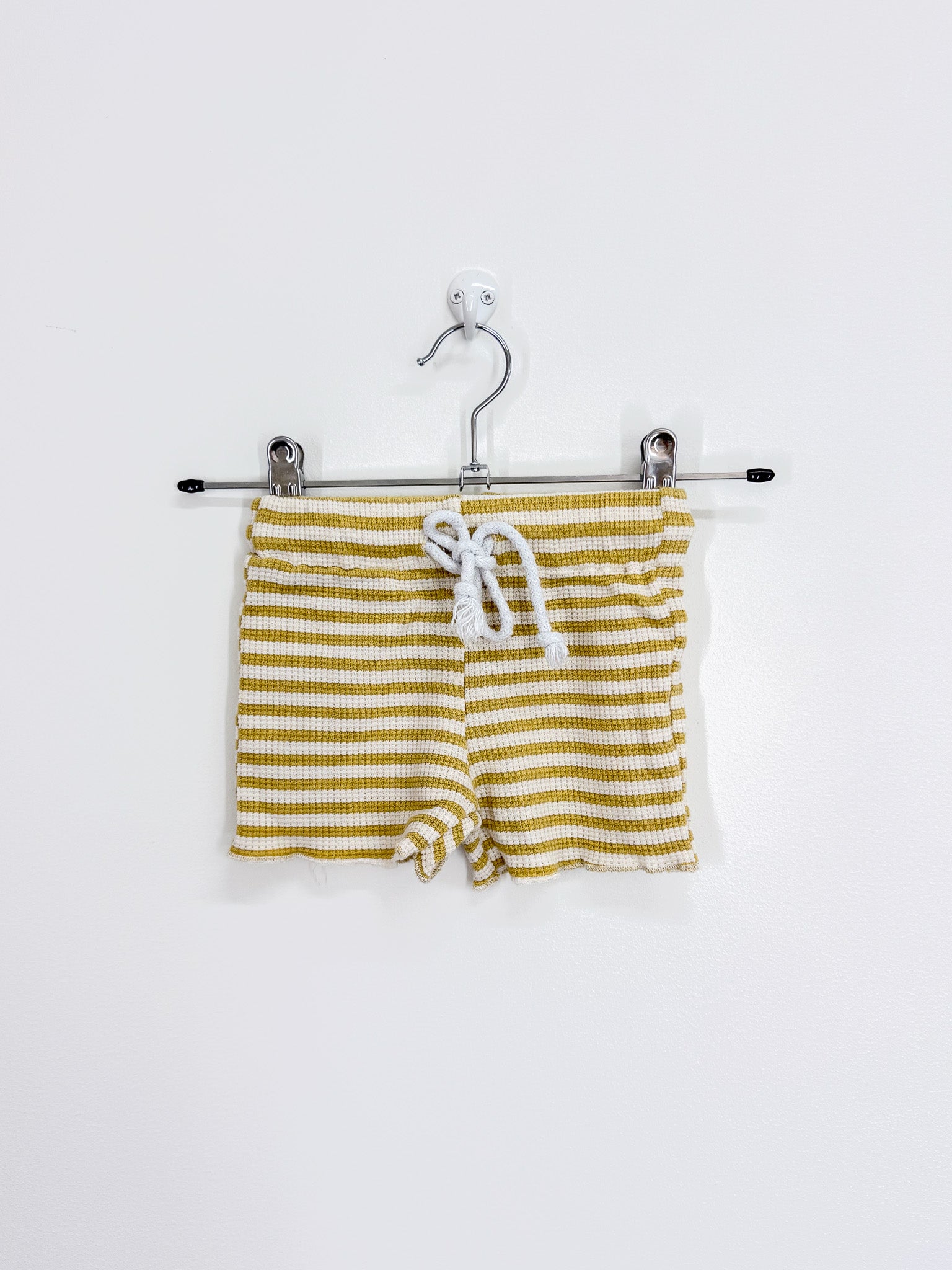The Loved ones waffle drawstring shorts (6-12m)