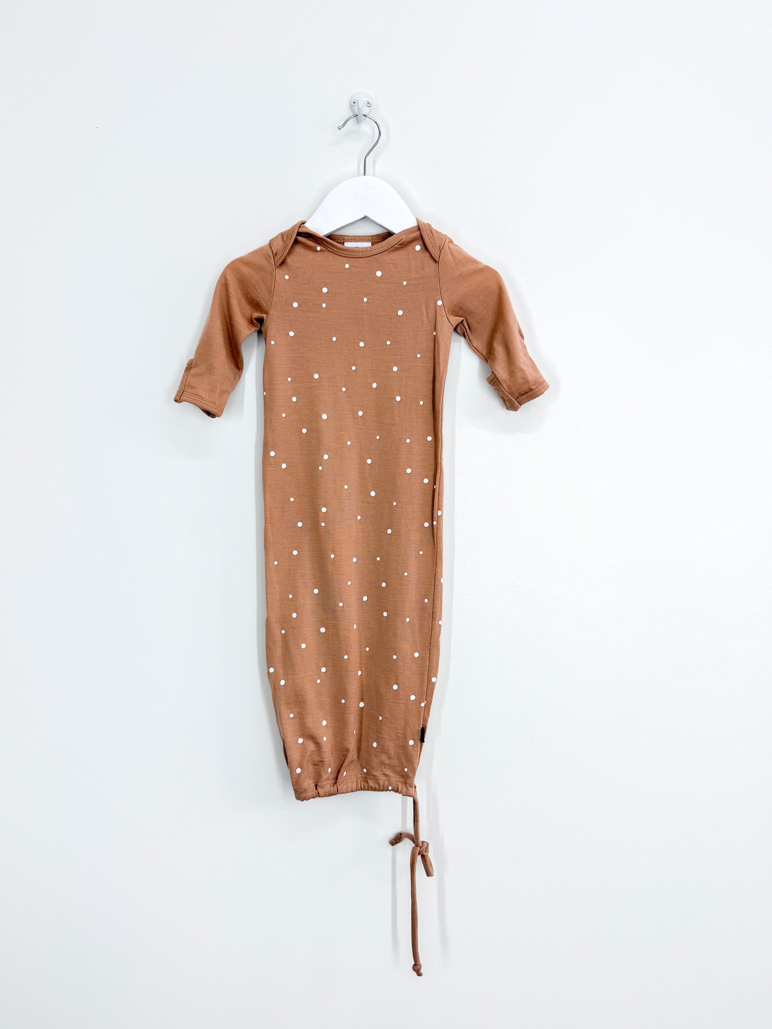 Little Flock Of Horrors merino newcomer gown - biscotti speckle (3-6m)