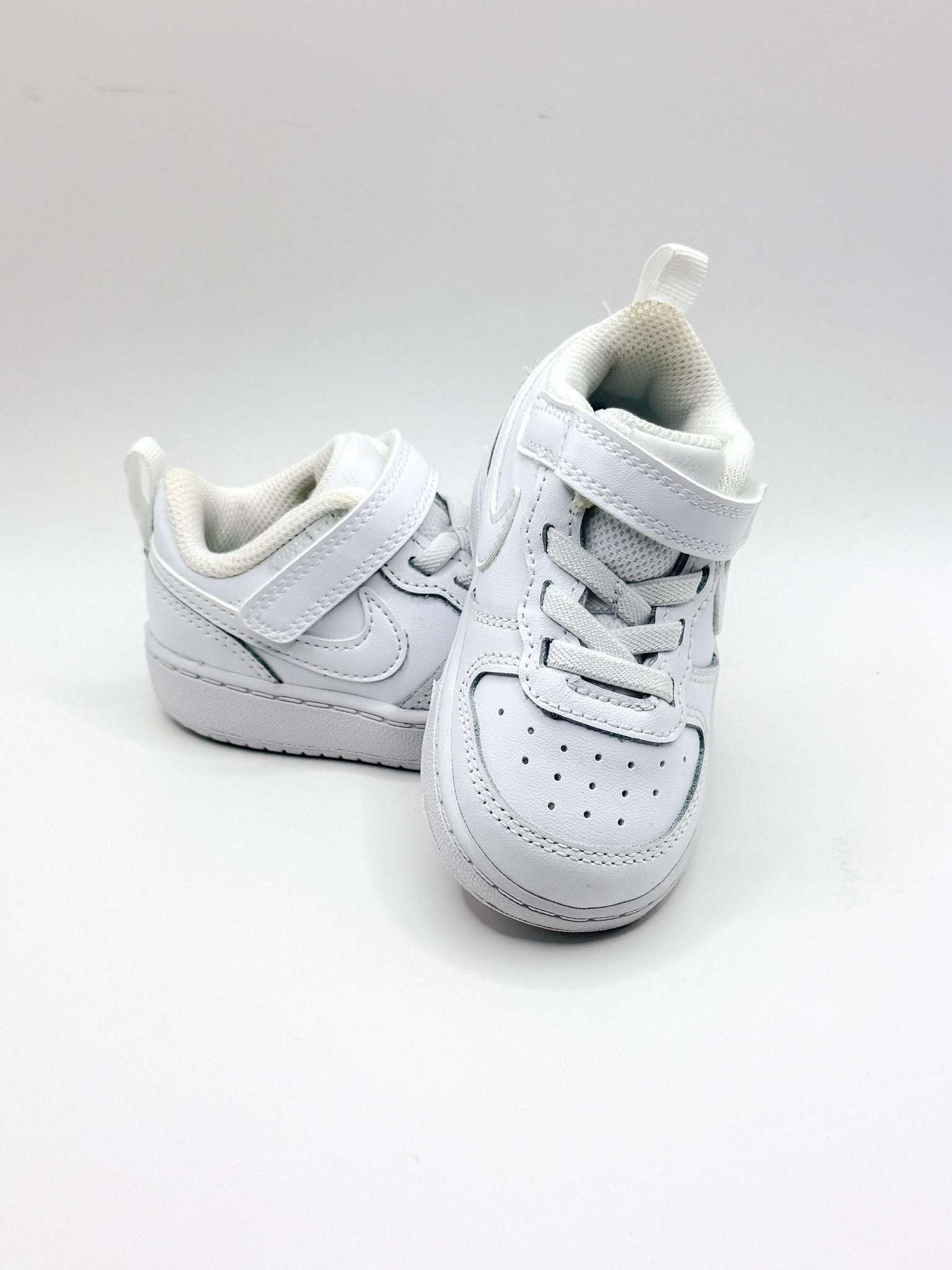 BNWOT Nike court borough low 2 sneakers (21EU)