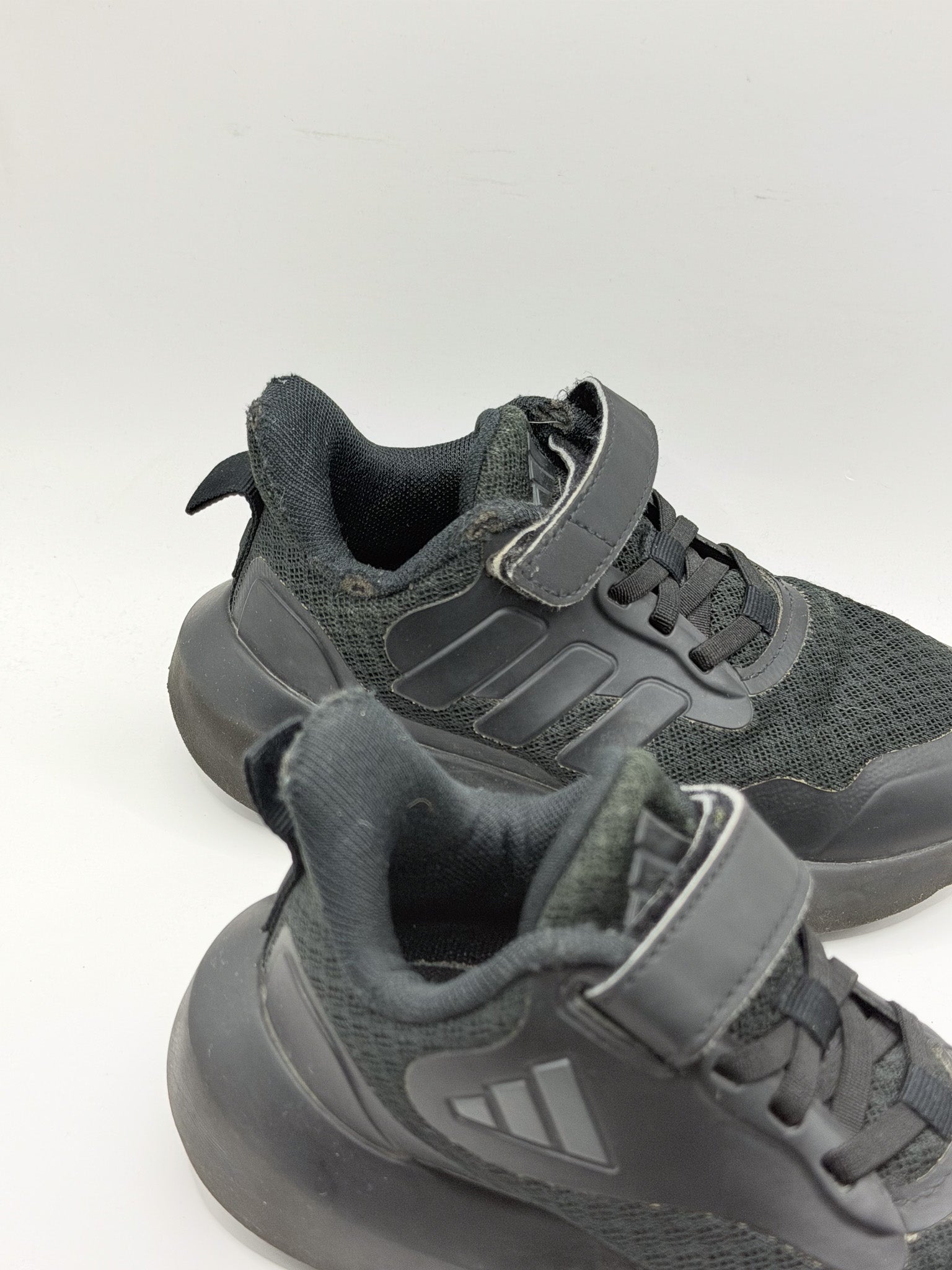 Adidas fortuna 3 sneakers (30EU)