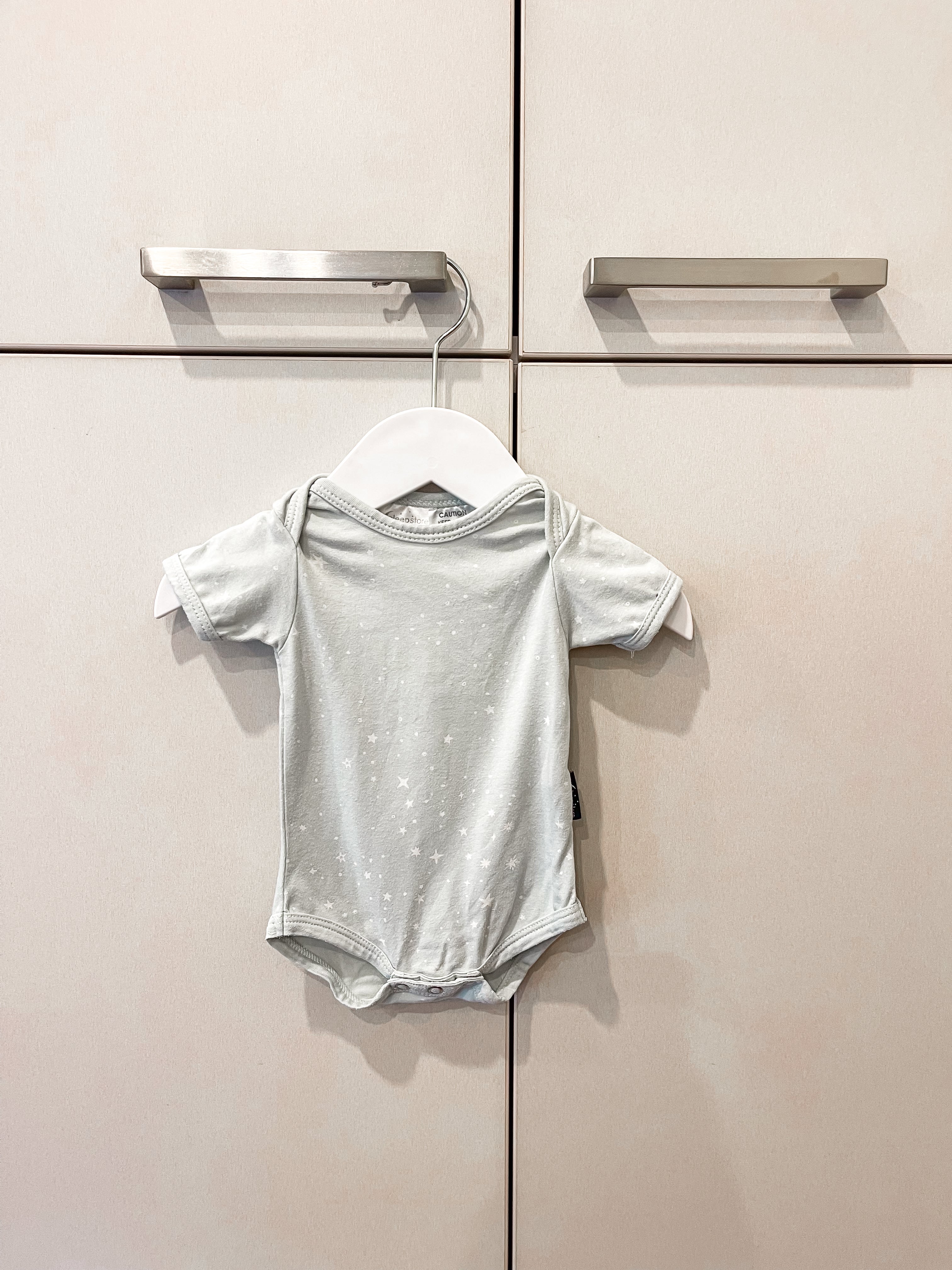 The Sleep Store organic bodysuit (newborn)