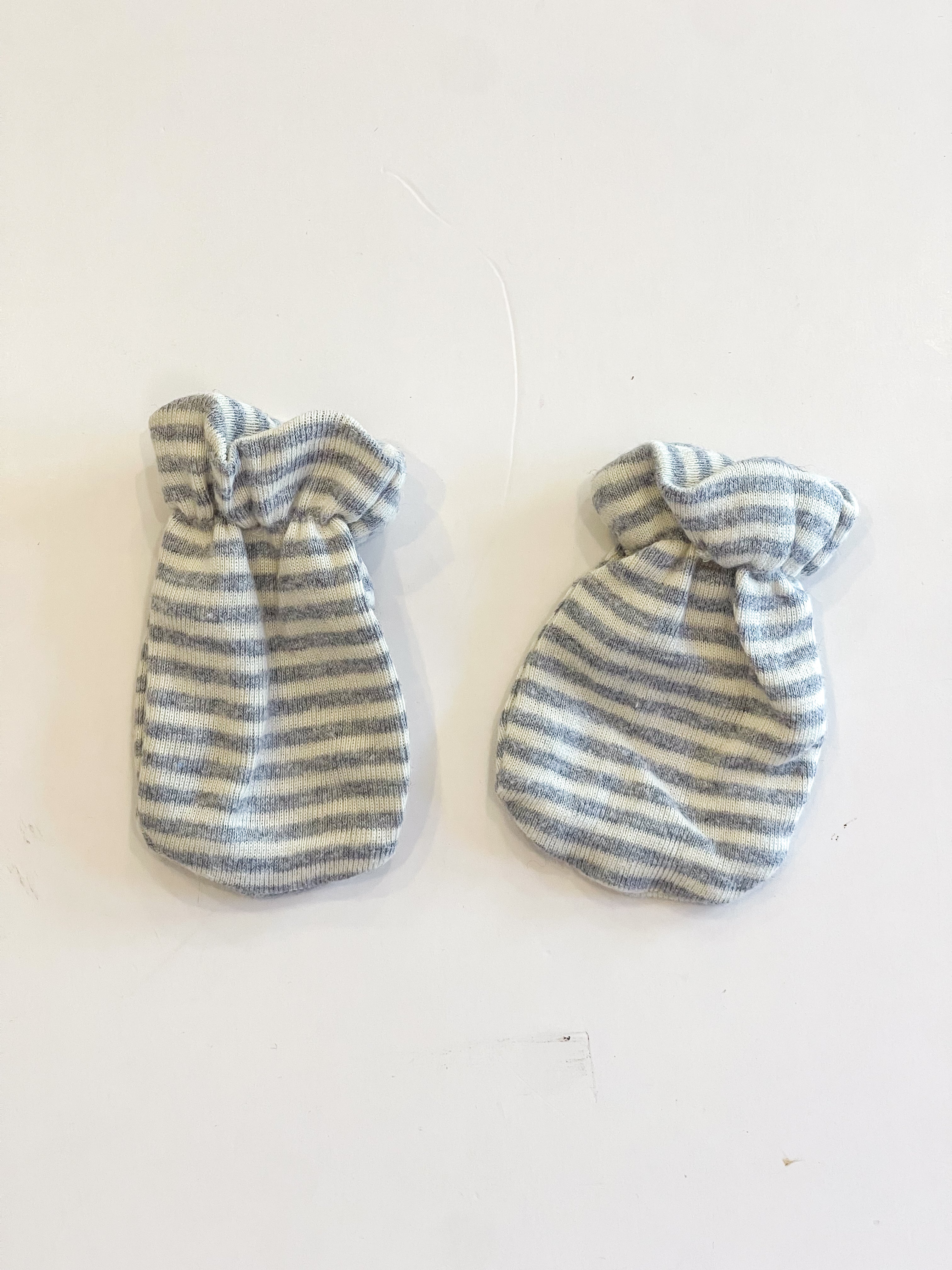 Nature Baby organic mittens (0-3m)