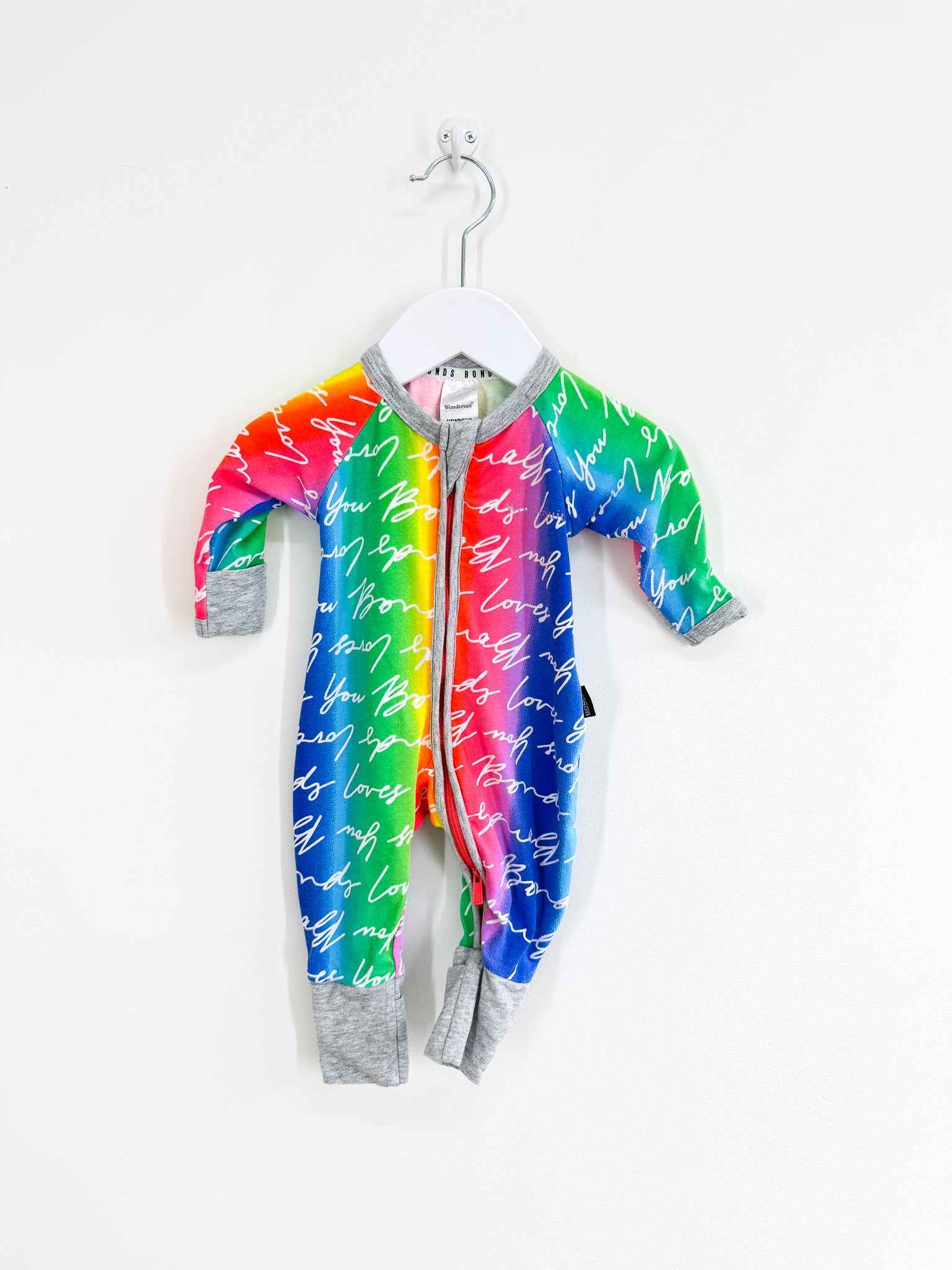 Bonds wondersuit - pride (newborn)